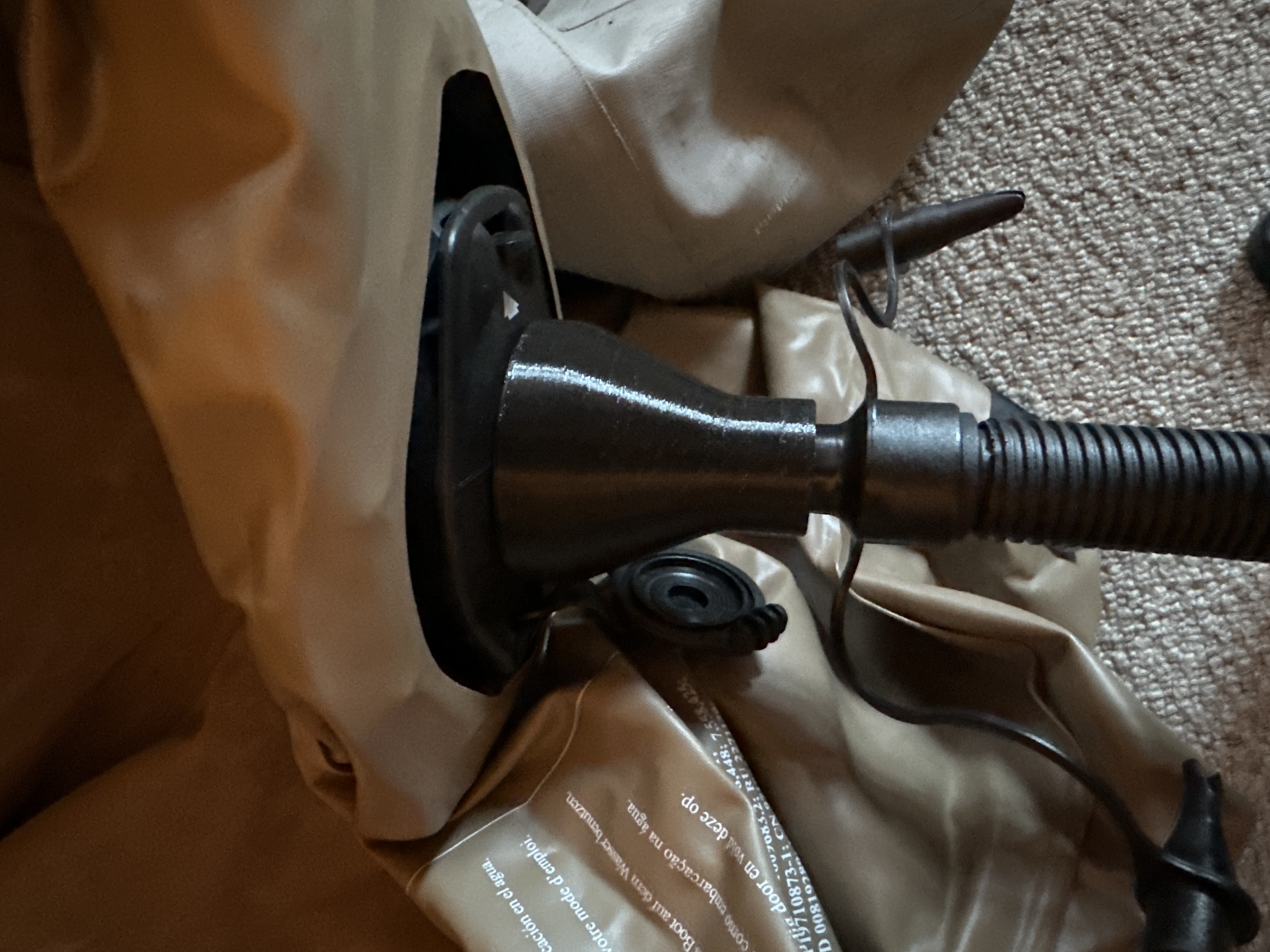 Aerobed Valve Adaptor by MROLLS Download free STL model