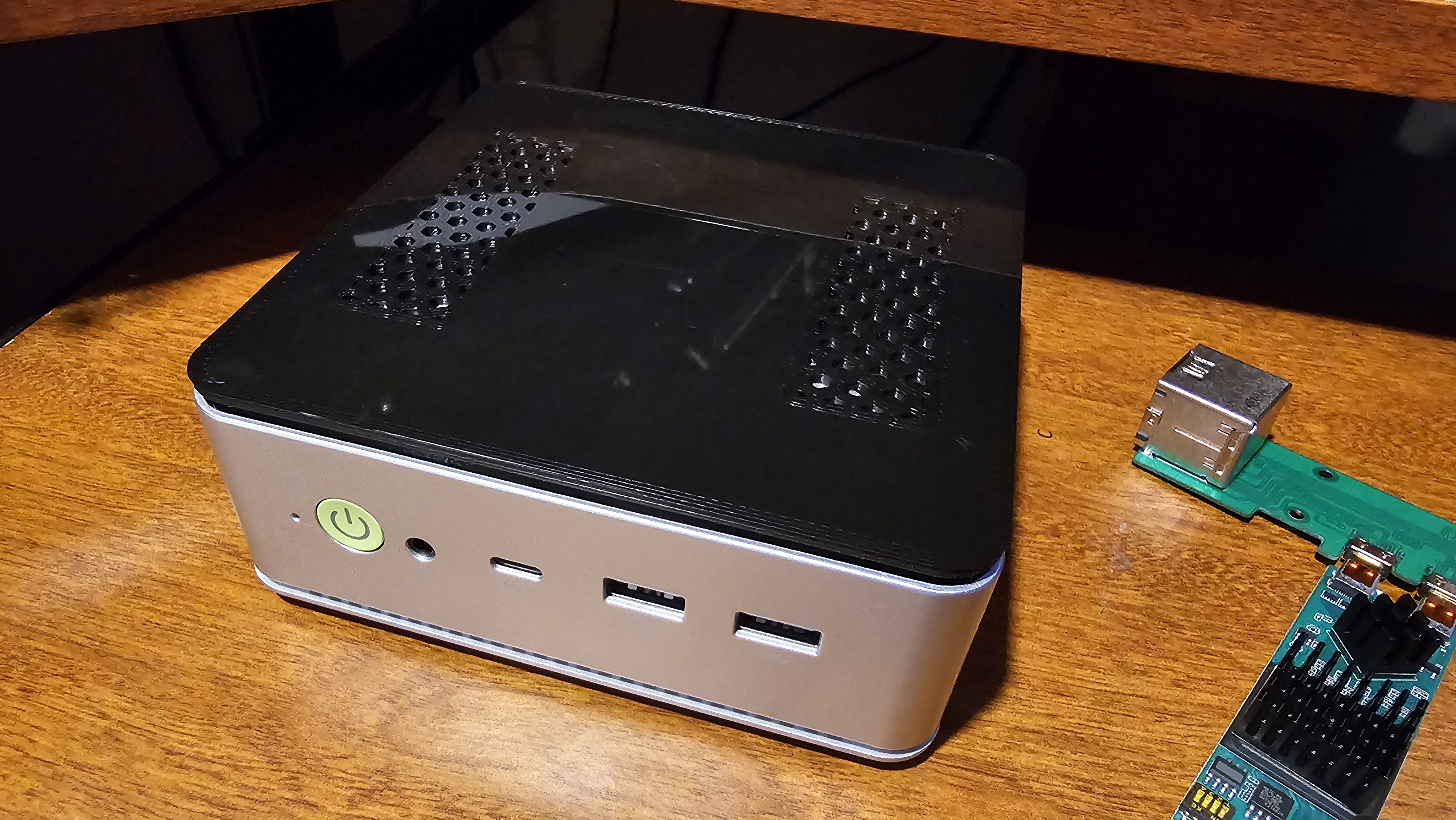 GMKtec K9 Lid (+ capture card mod)