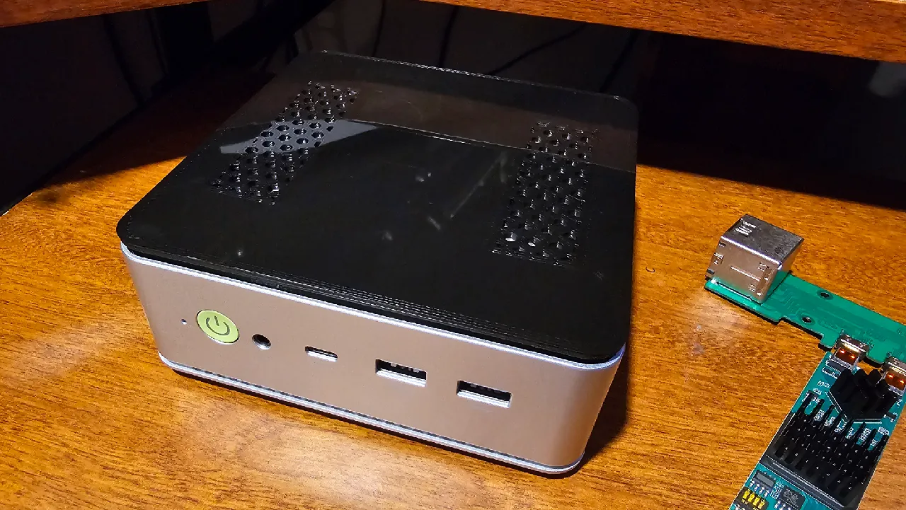 GMKtec K9 Lid (+ capture card mod) by T3KMaker | Download free STL 