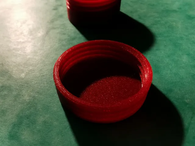 Kleine Dose für Salben oder ähnliches