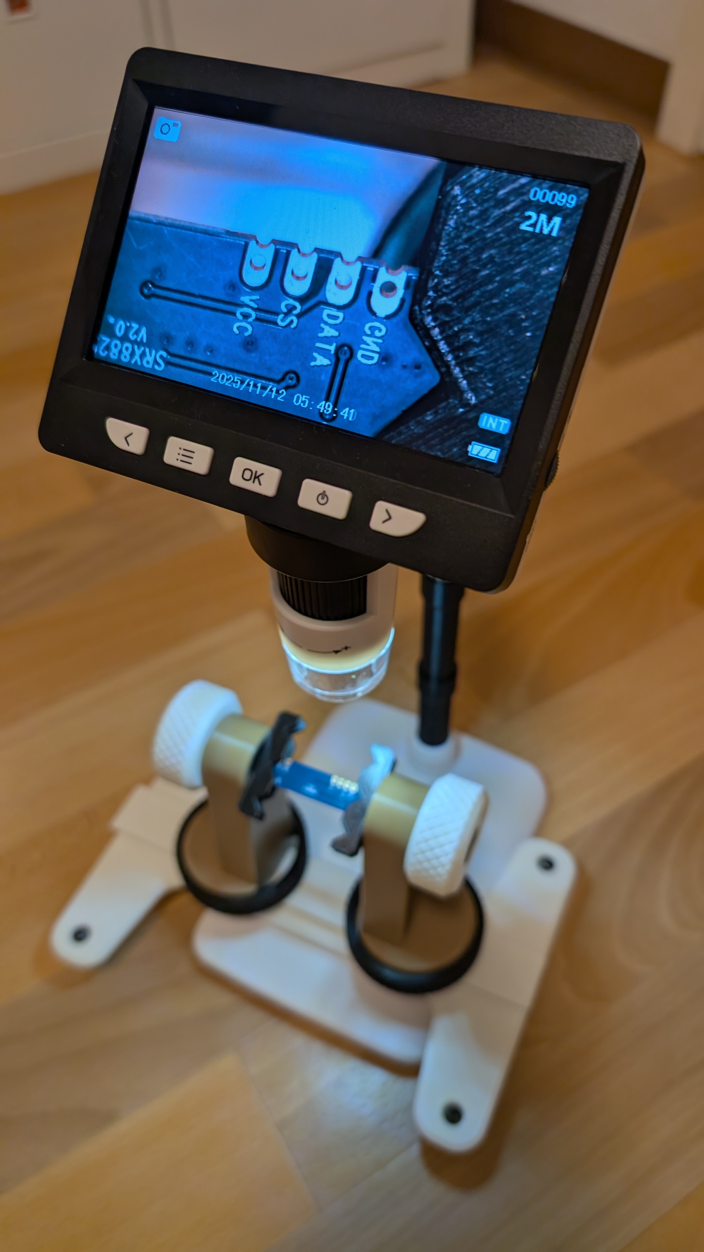 Adjustable PCB Holder — Raised Feet + Modular Microscope Stand Extension (LCD Digital Mikroskop) 3D model thumbnail