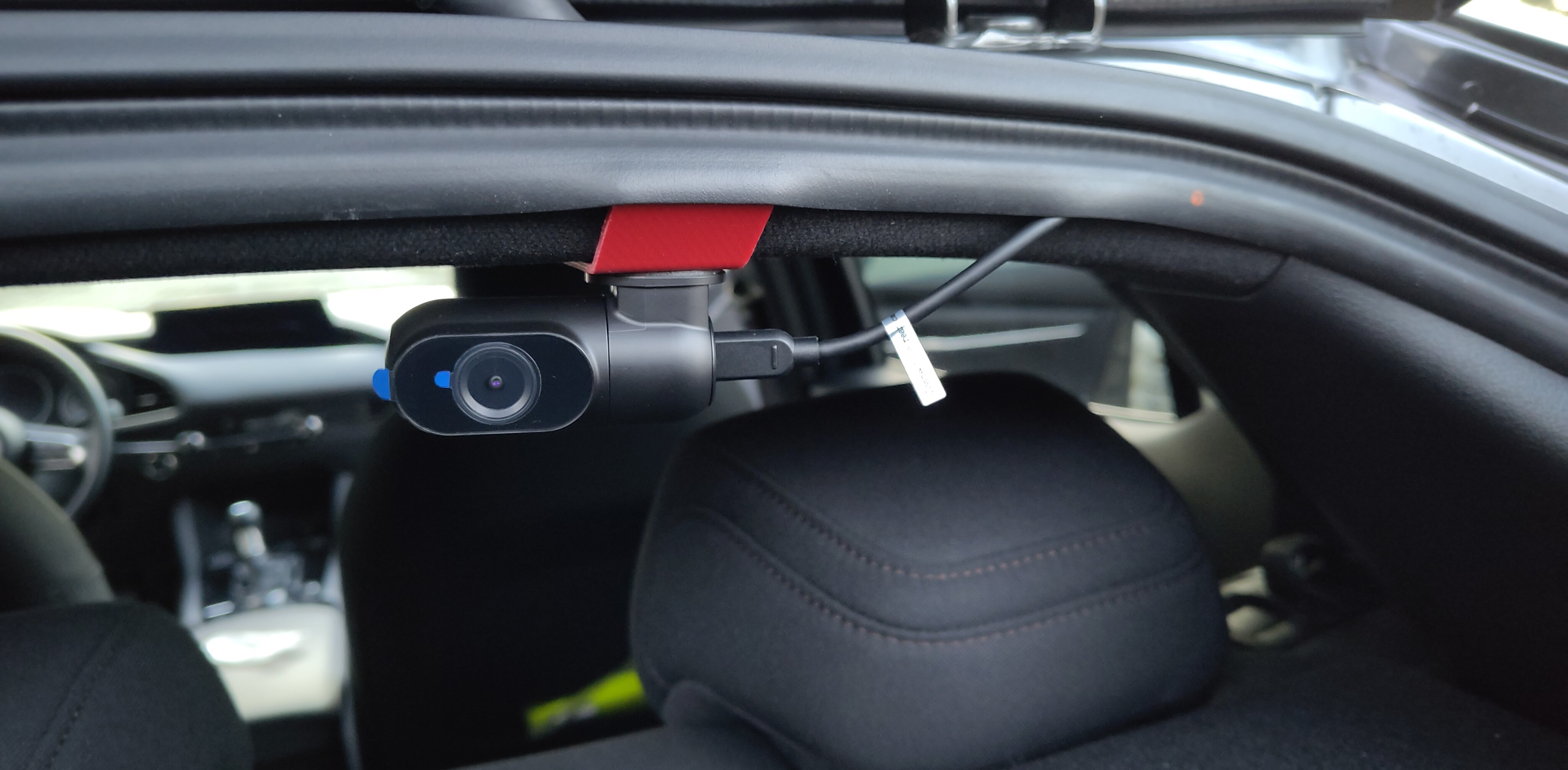 Mazda 3 BP (2019-) Dashcam mount