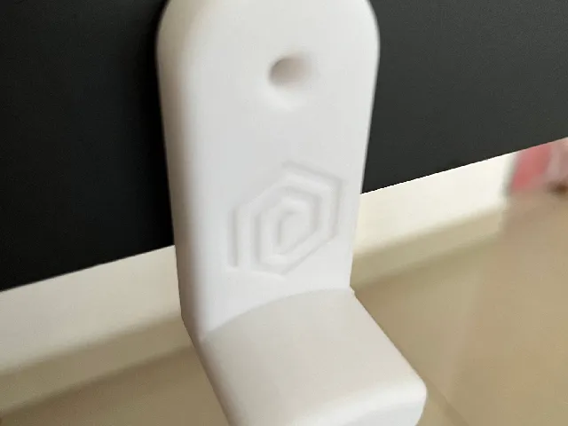 Compact Earphones Holder