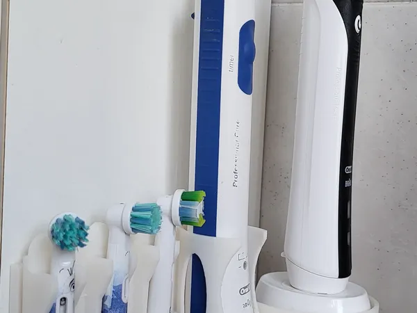 Oral B electric toothbrush holder