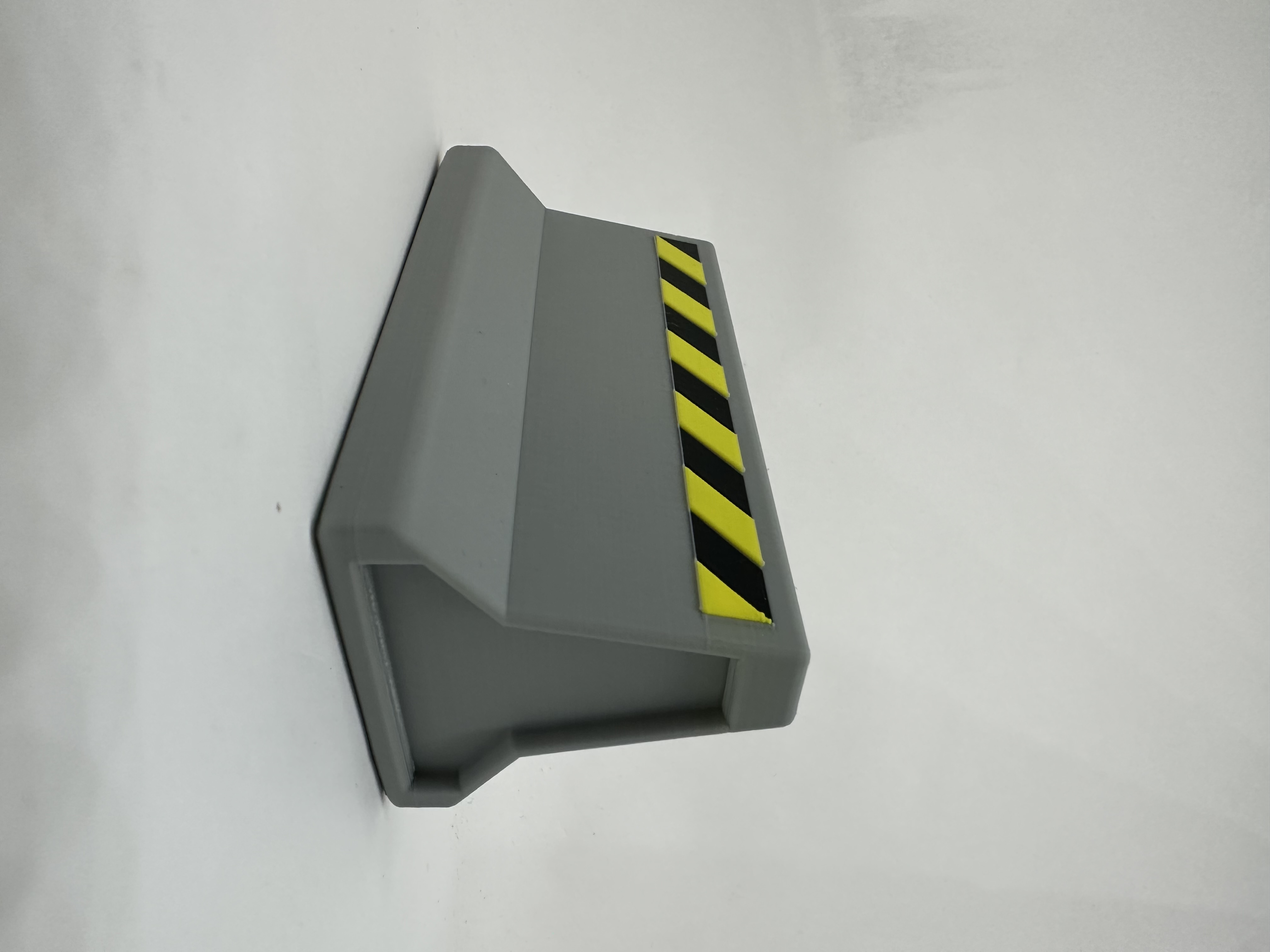 Concrete Barrier/ Construction