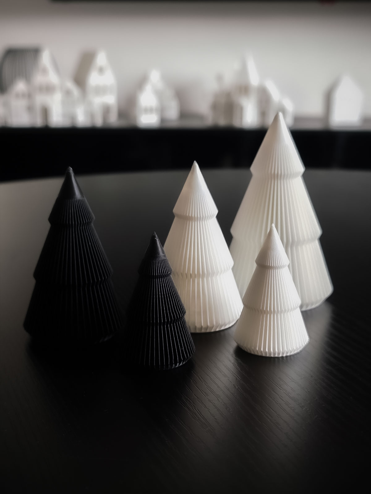 Minimalistische Mini-Tannenbäume