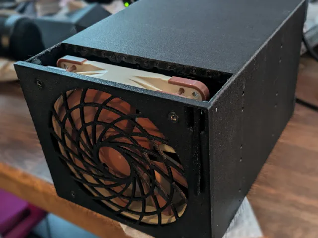 5in3 Hot Swap Drive Bay 5x 3.5" HDD, with front-mount fan