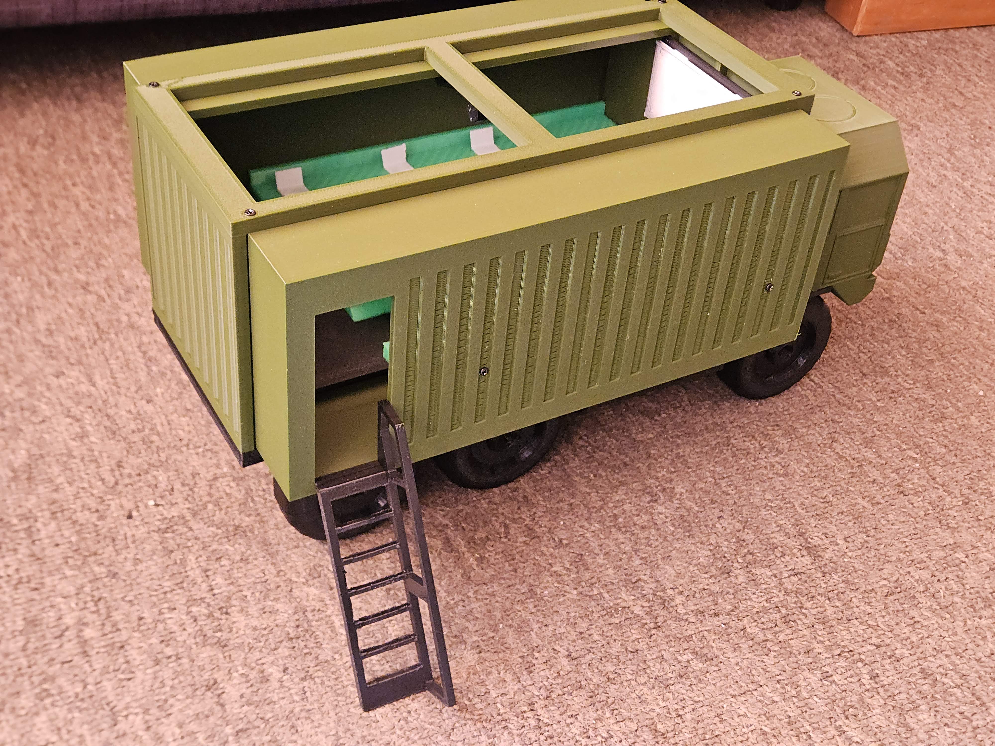 Heavy Tactical Truck with Multimedia Container ISO 20 — miniatura 10