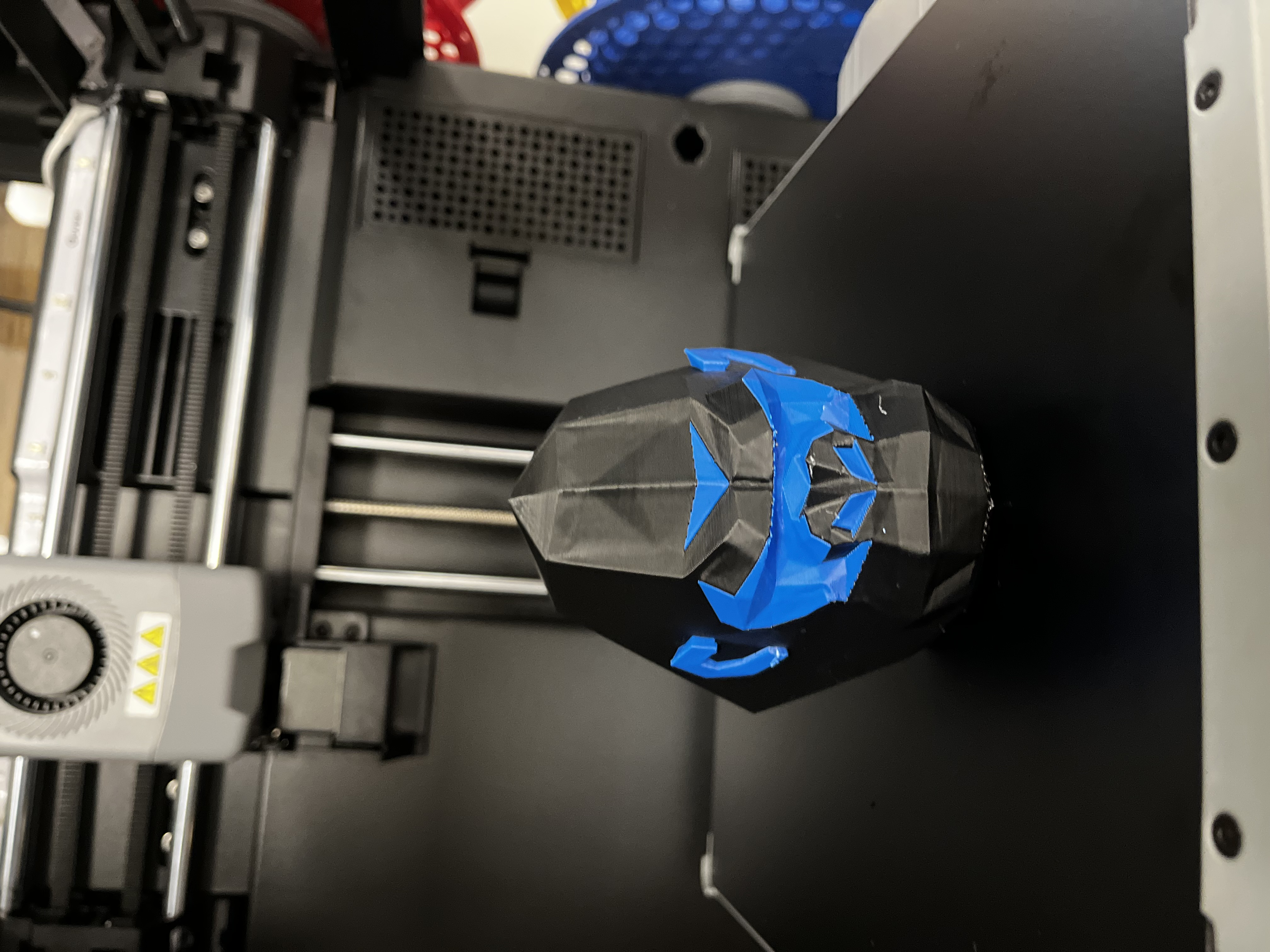 Miniatura 3 do modelo 3D low poly gorilla head