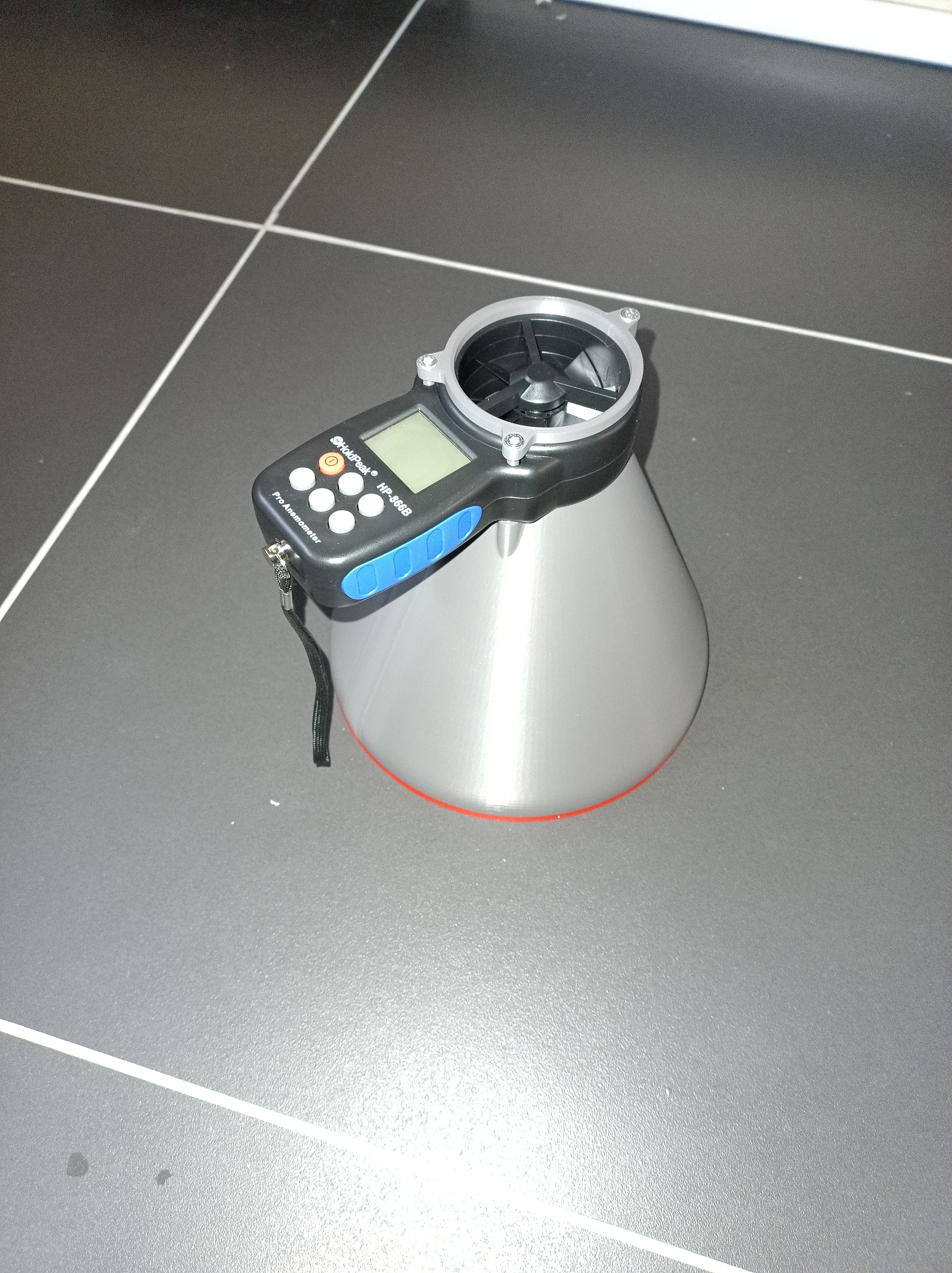 Capture hood for anemometer
