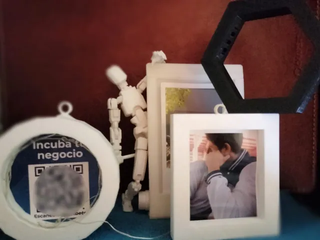 Modelo 3D de Marcos Familiares Únicos