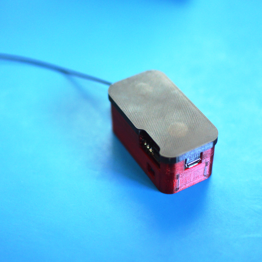 Particle Mesh Feather Case