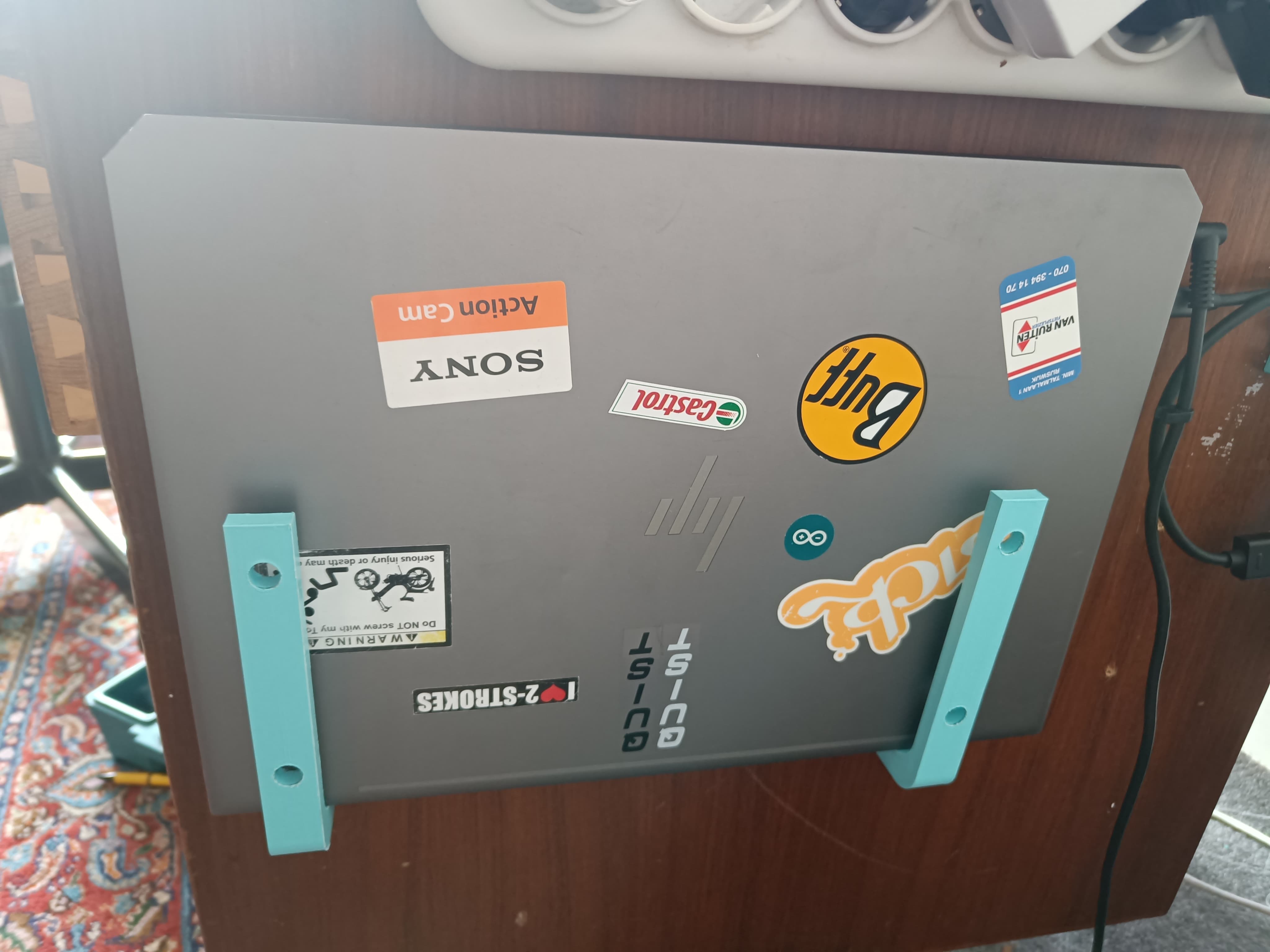 Laptop desk/wall mount
