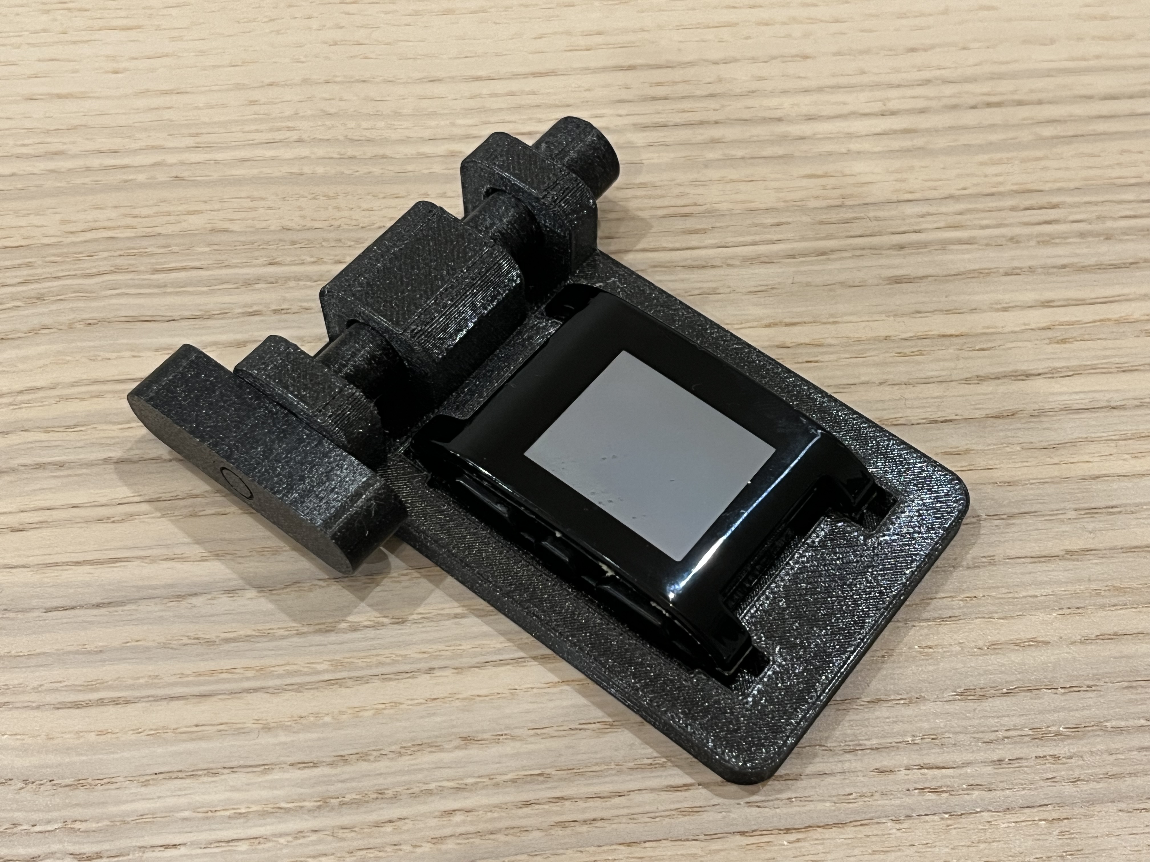 Pebble Classic Screen Removal Jig