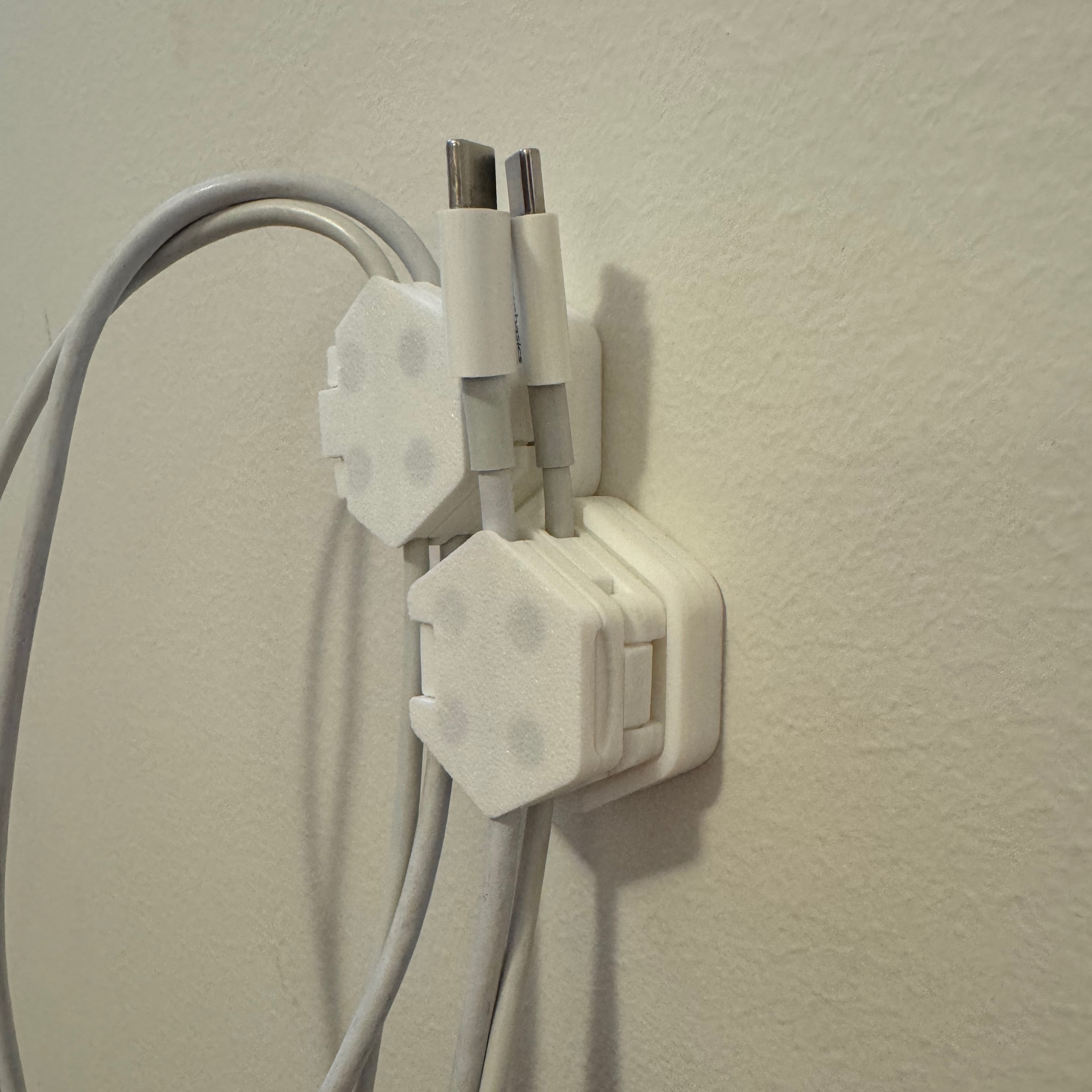 Miniatura 5 do modelo 3D Cablebee — a magnetic cable clip system