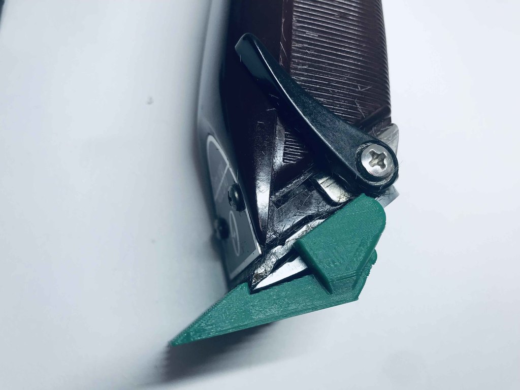 Miniatura 3 do modelo 3D Oster Fast Feed Clipper Combs