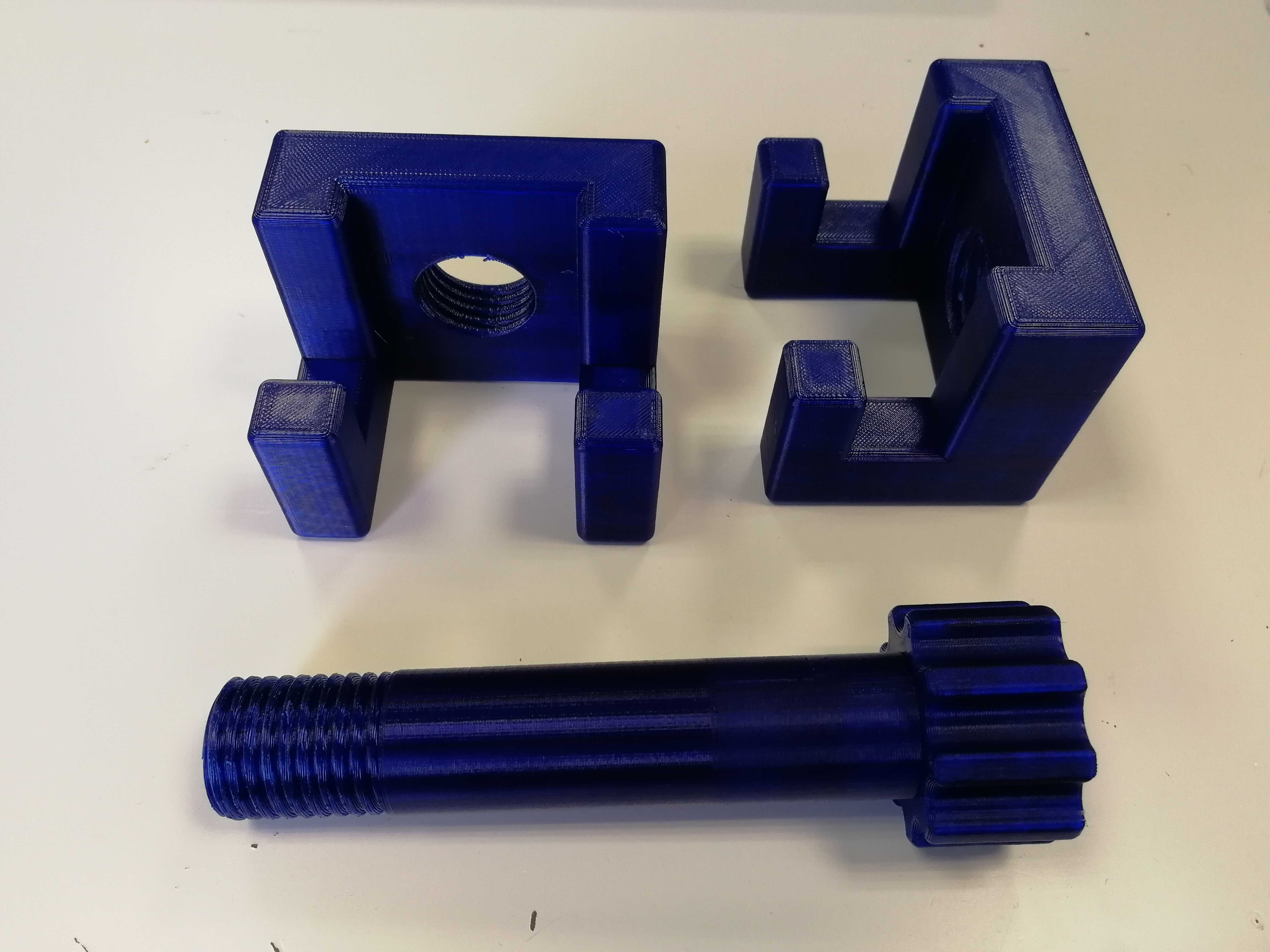 Miniatura 2 do modelo 3D Spool holder - IKEA LACK table