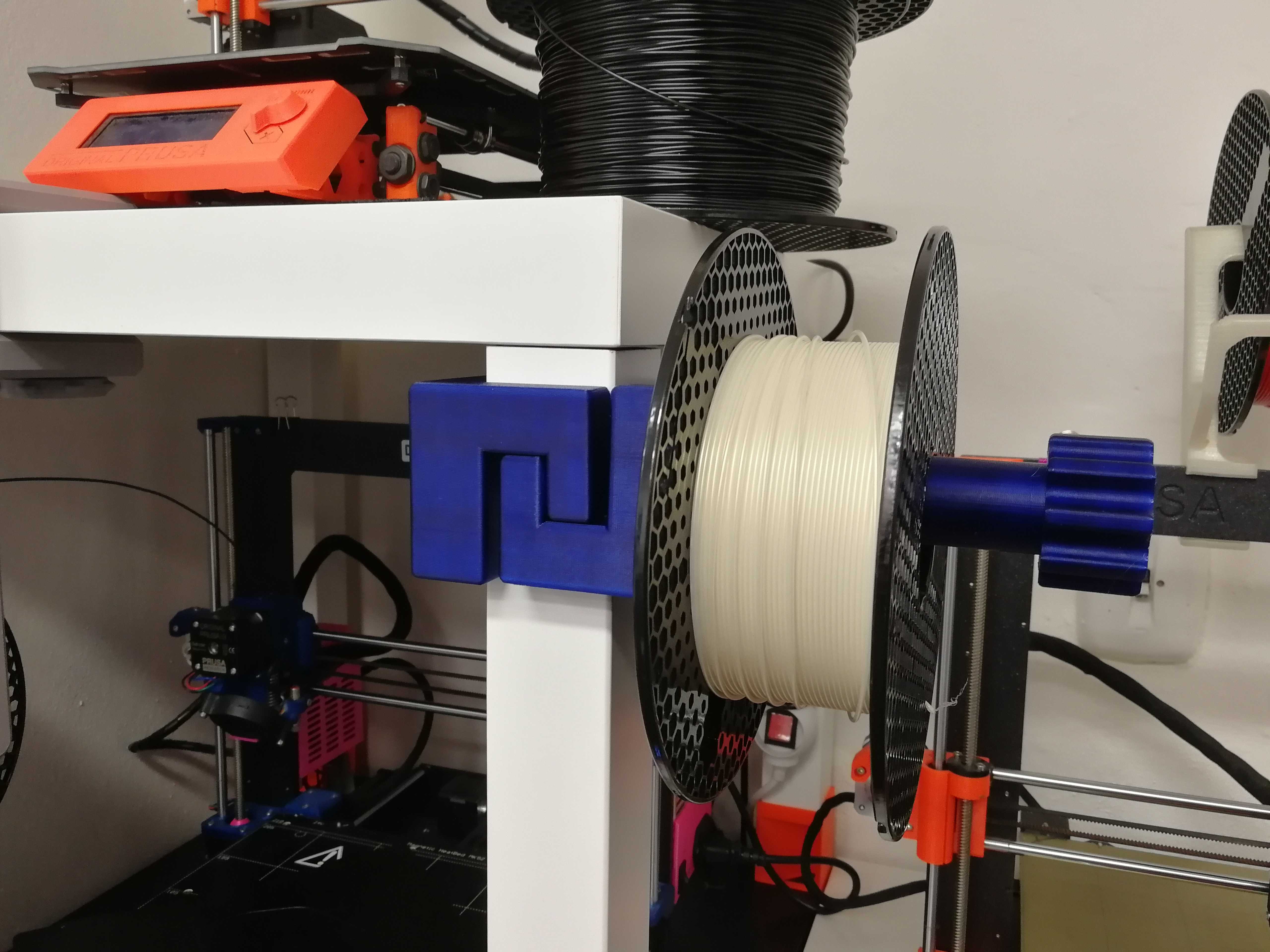 Miniatura 4 do modelo 3D Spool holder - IKEA LACK table