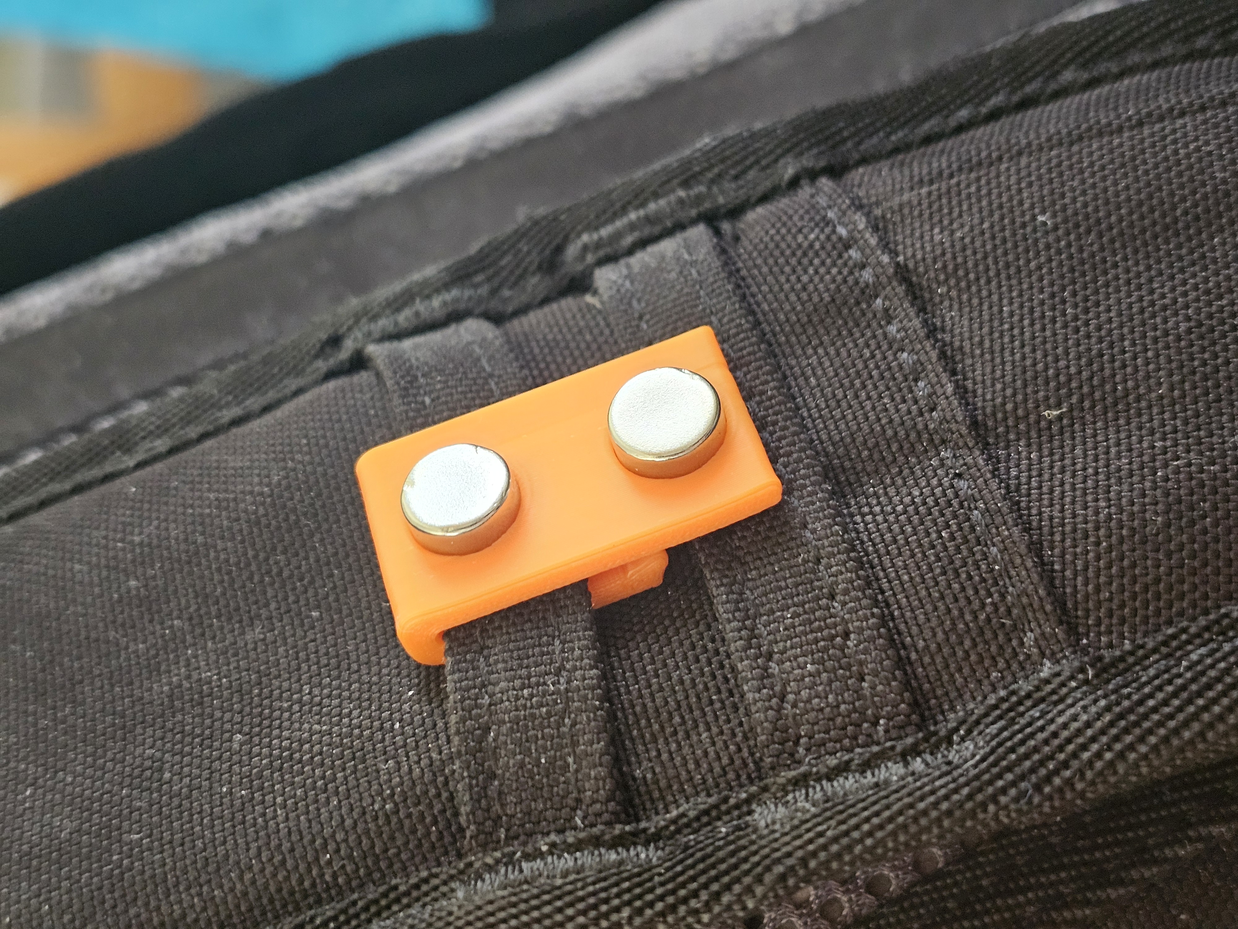 Miniatura 5 do modelo 3D Universal Magnetic Backpack Clip