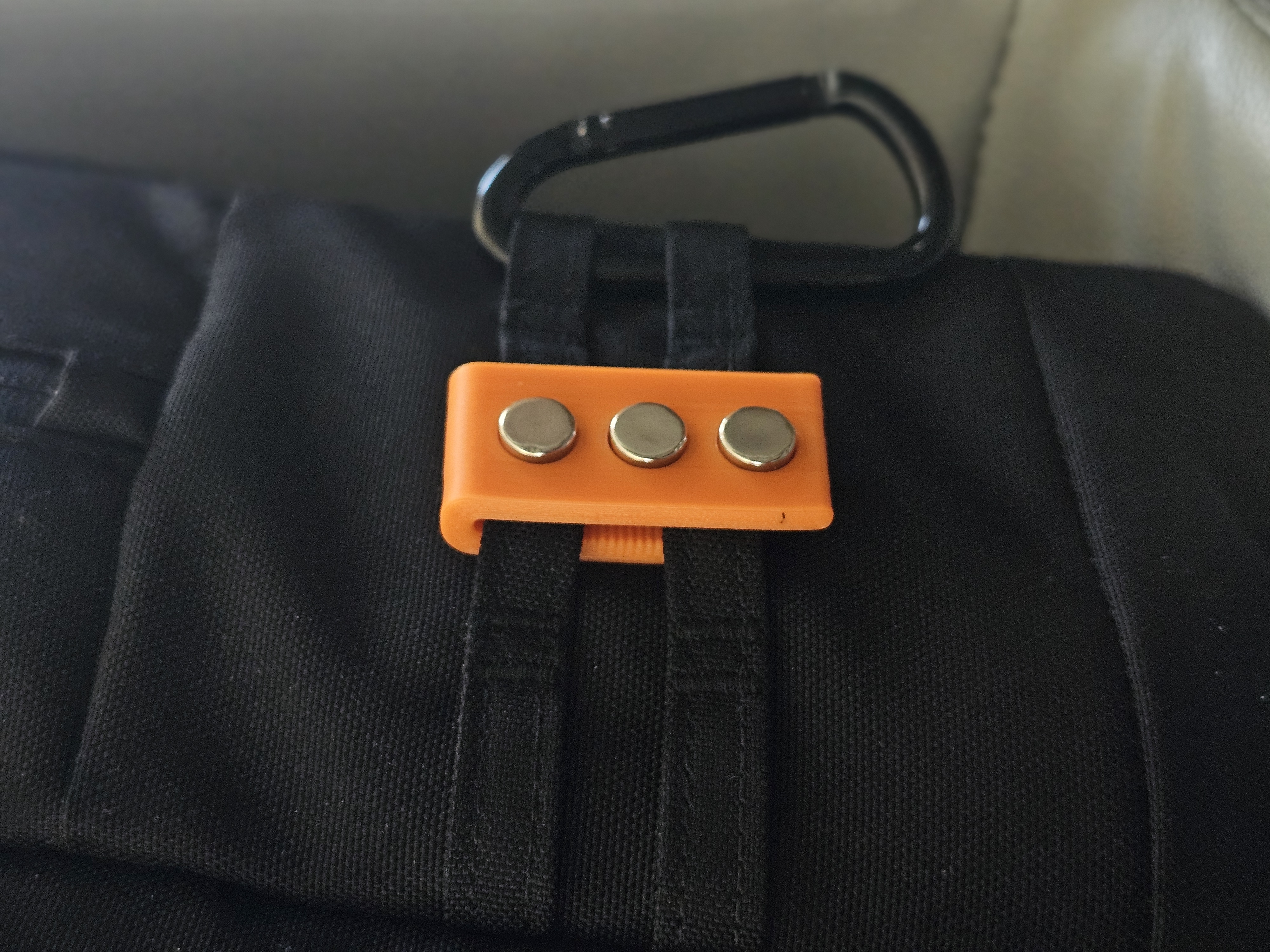 Miniatura 10 do modelo 3D Universal Magnetic Backpack Clip