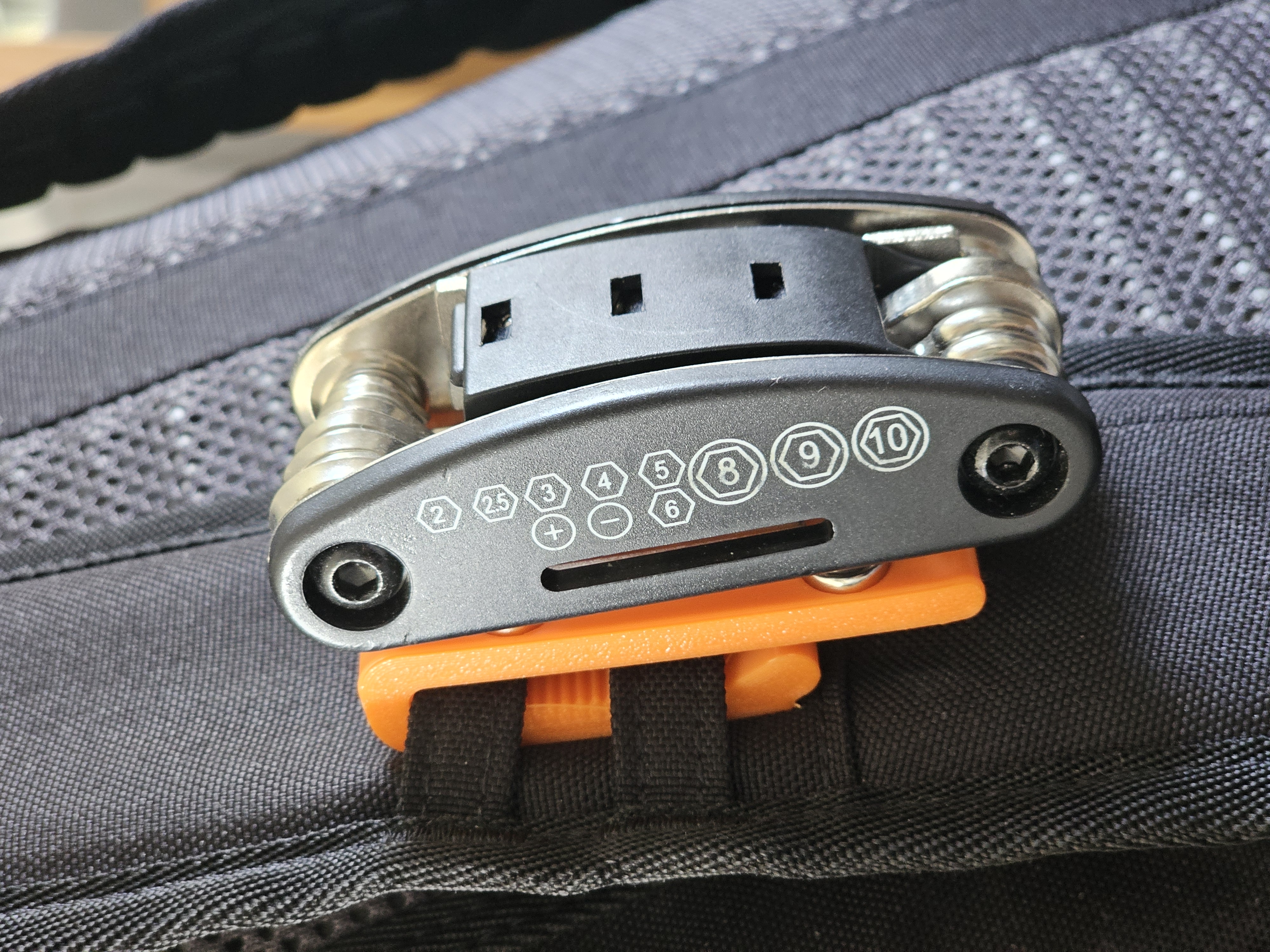 Miniatura 15 do modelo 3D Universal Magnetic Backpack Clip