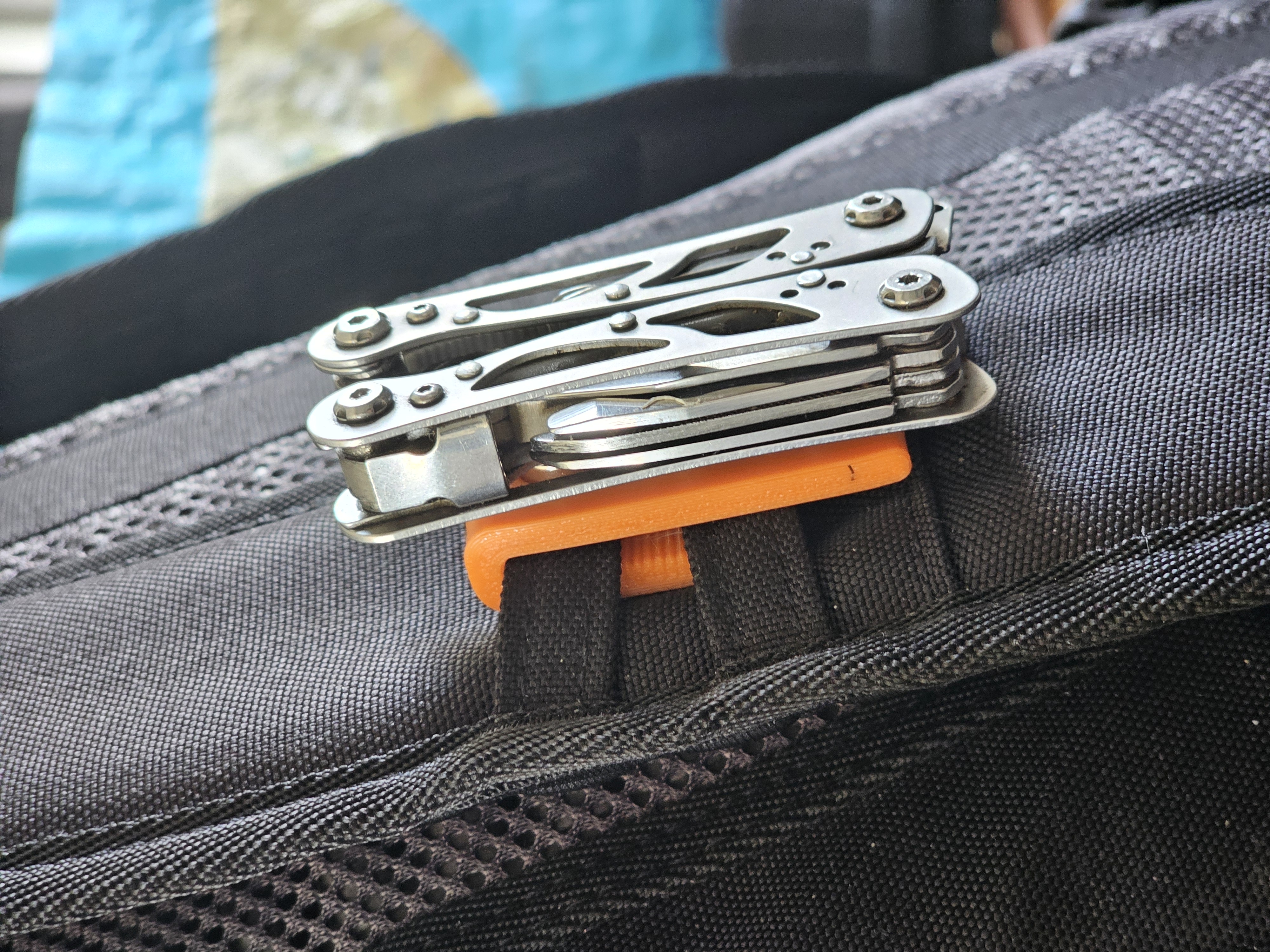 Miniatura 16 do modelo 3D Universal Magnetic Backpack Clip