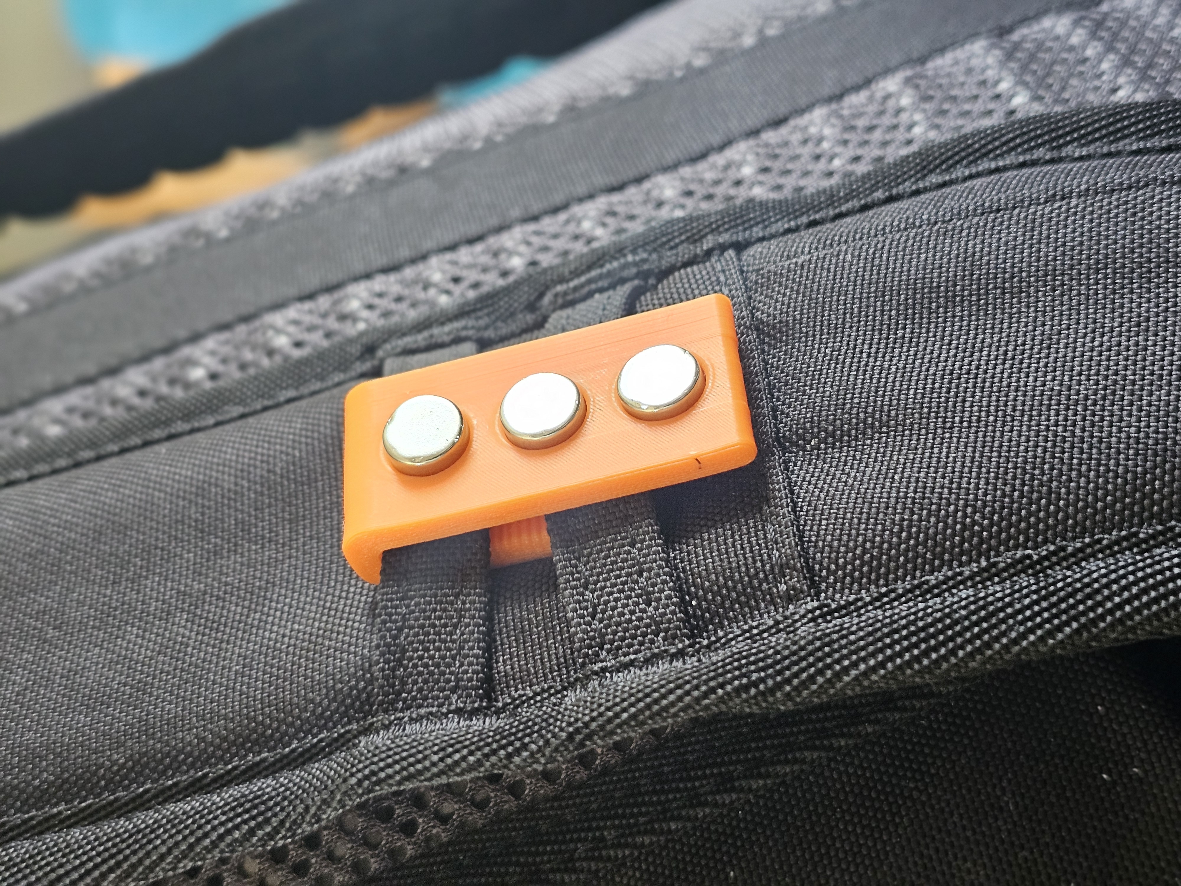 Miniatura 9 do modelo 3D Universal Magnetic Backpack Clip