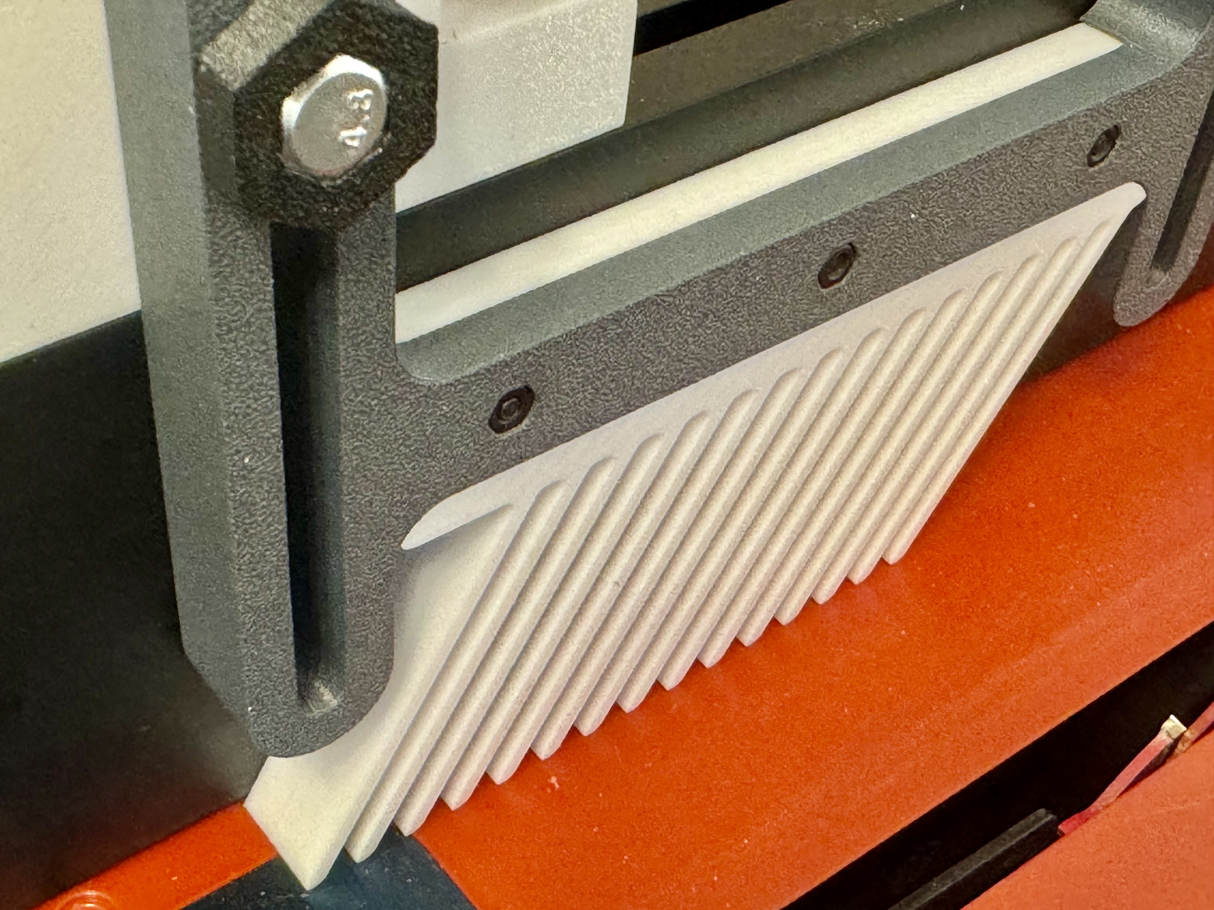Remix: M3 Nut Hexhole Main Body & Low Profile Knob for Featherboard by @scaryPug
