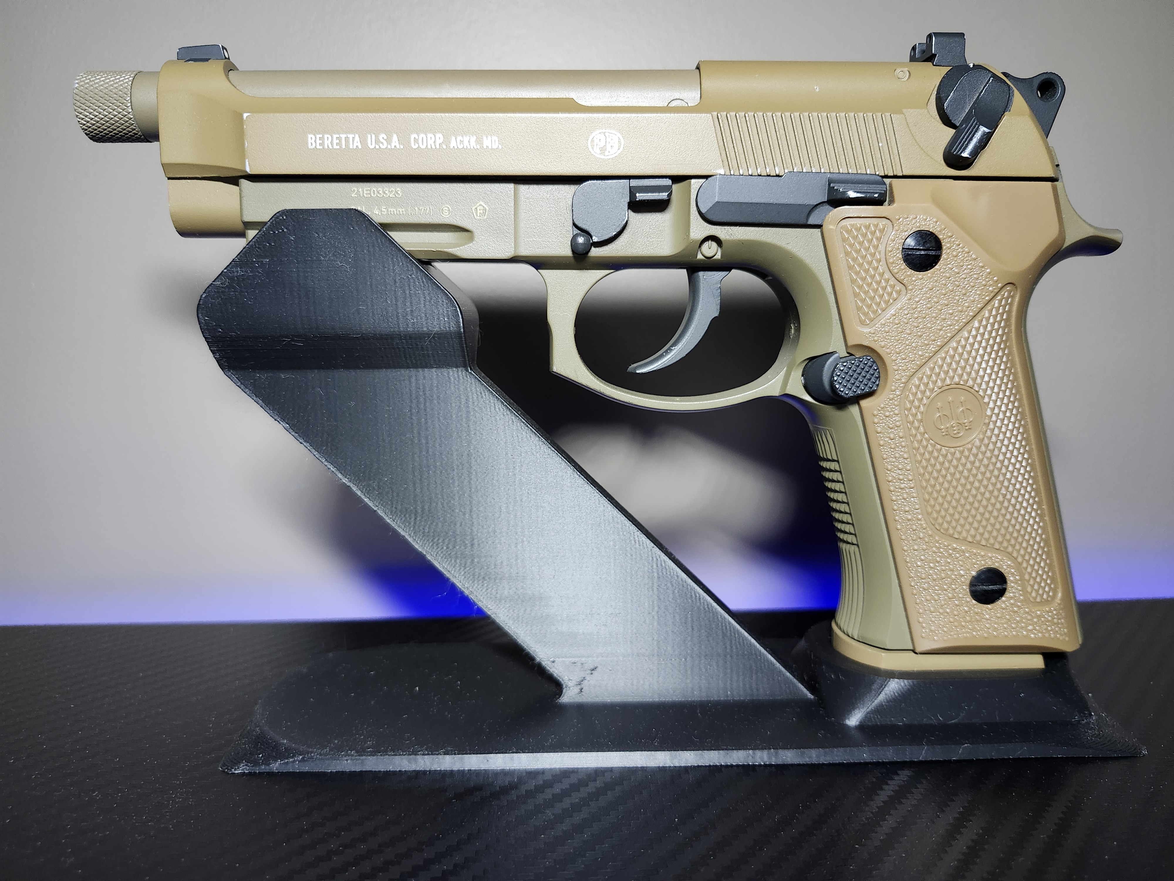 Beretta M9A3 Gun Stand