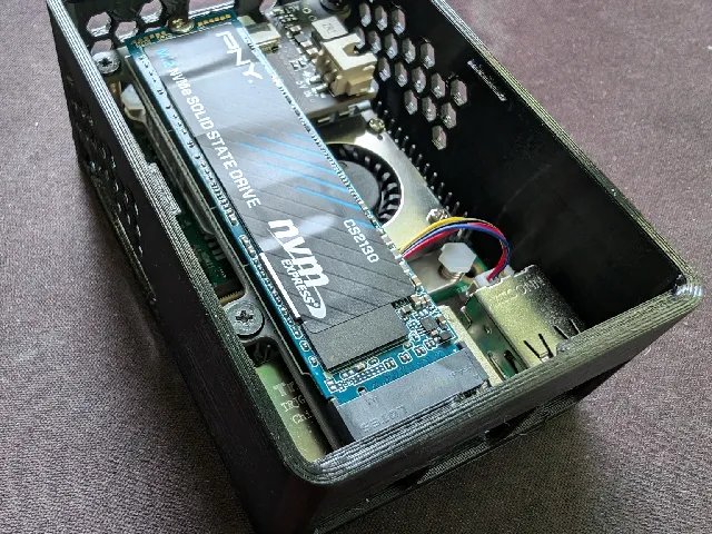 Raspberry Pi 5 case for Geekworm X1001 NVMe Hat