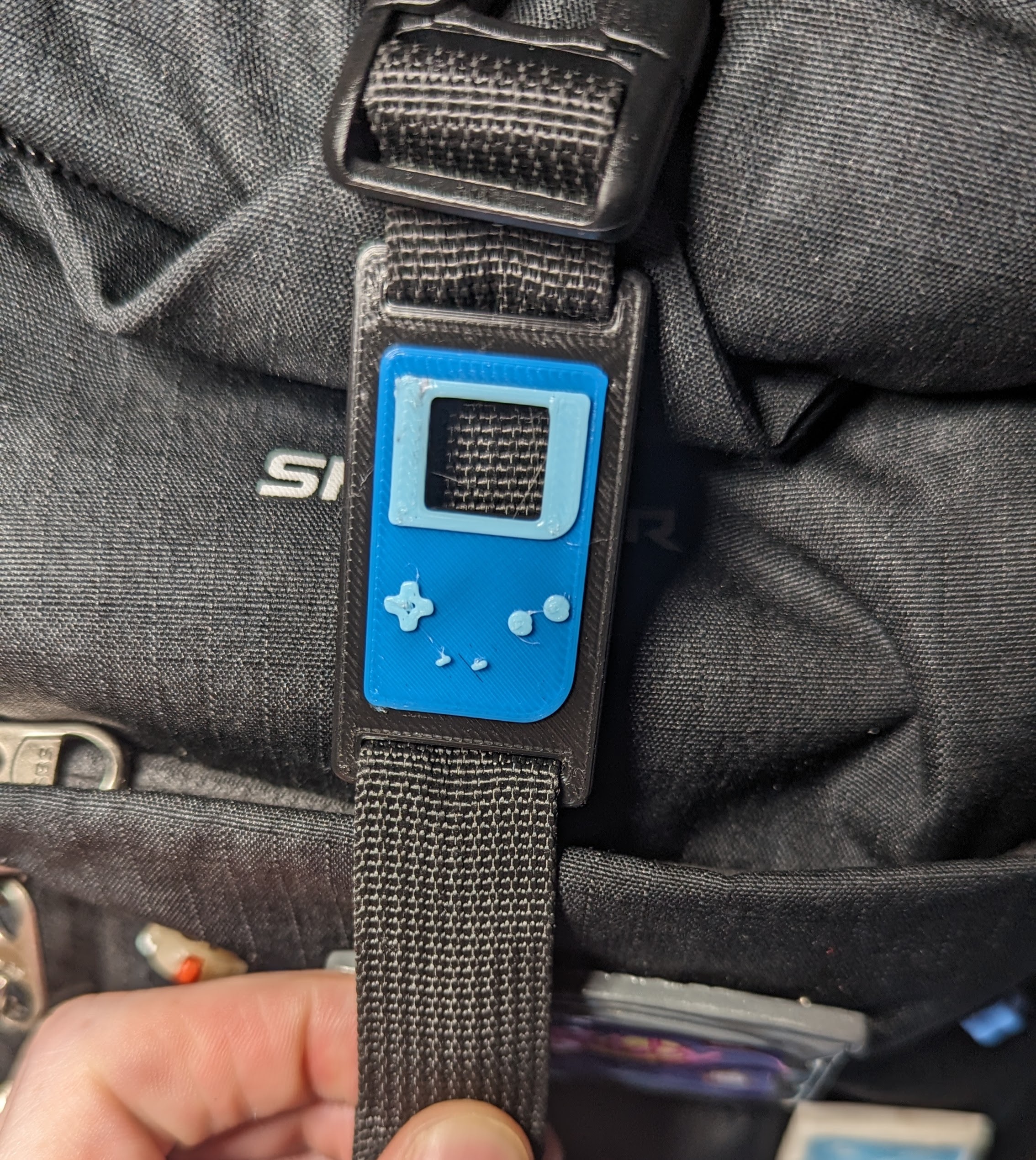 Miniatura 5 do modelo 3D Gameboy Backpack Strap Charm
