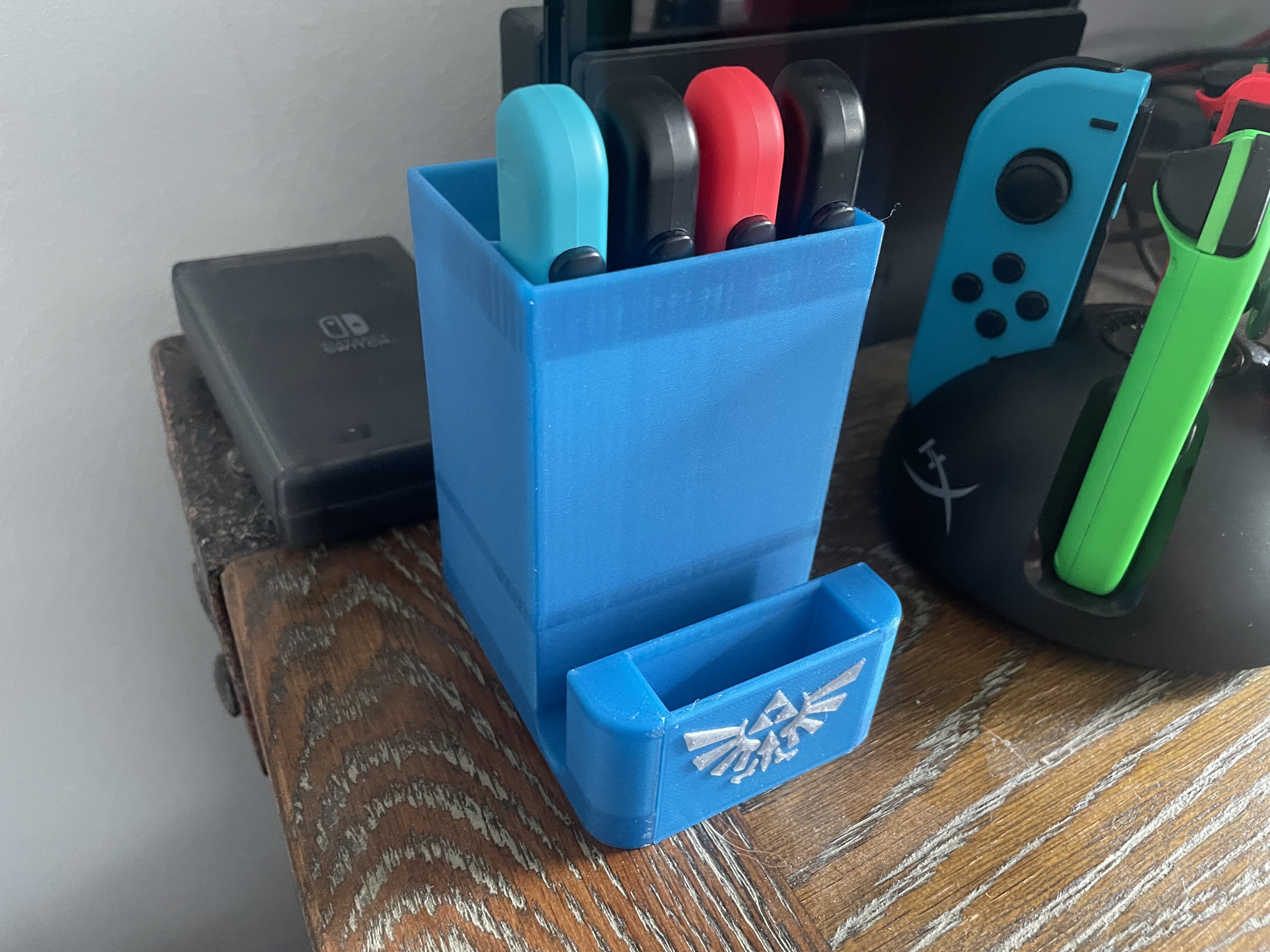 Miniatura 2 do modelo 3D Nintendo switch controller and strap stand