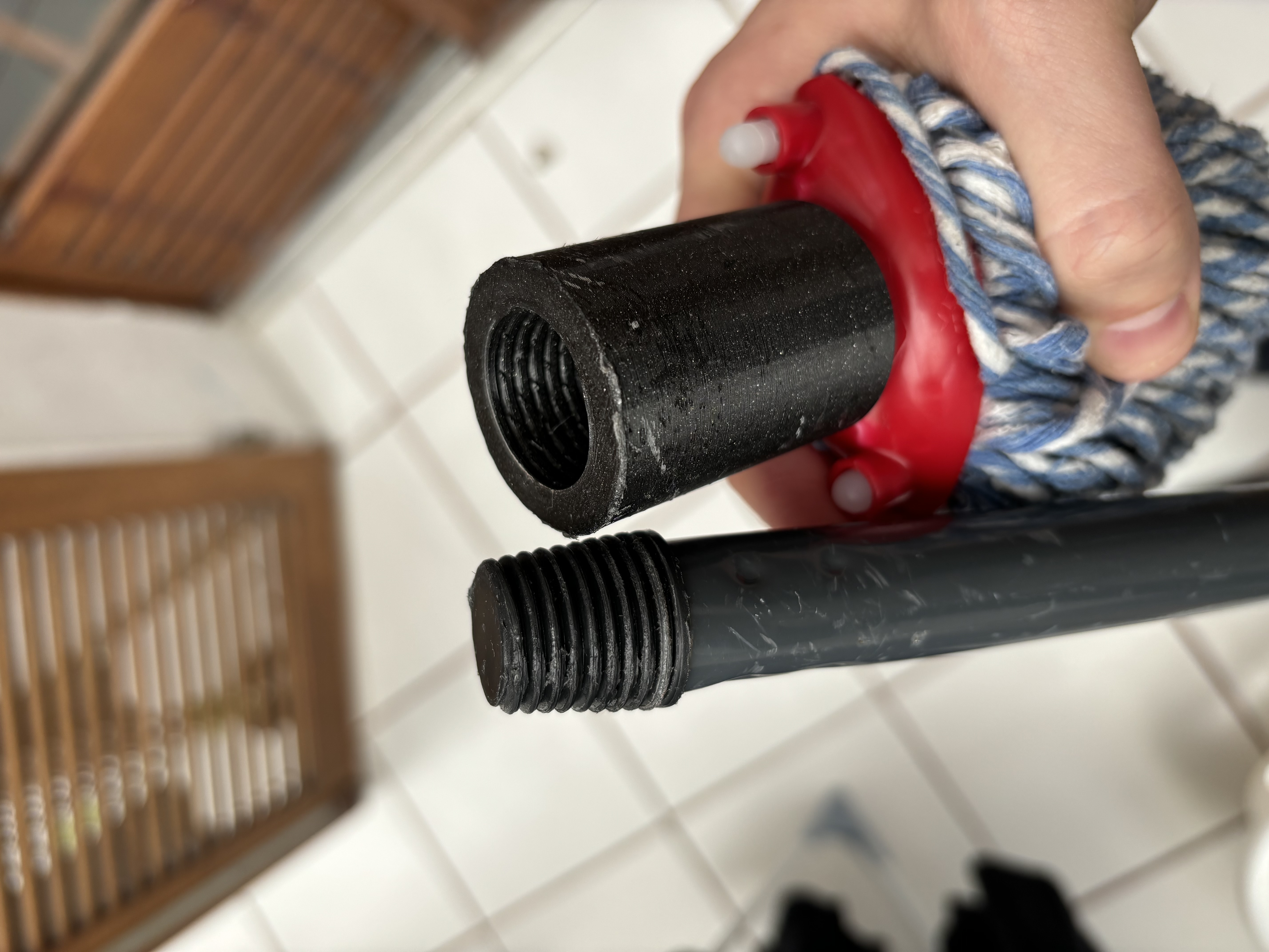 Miniatura 3 do modelo 3D Vileda Mop Handle adapter