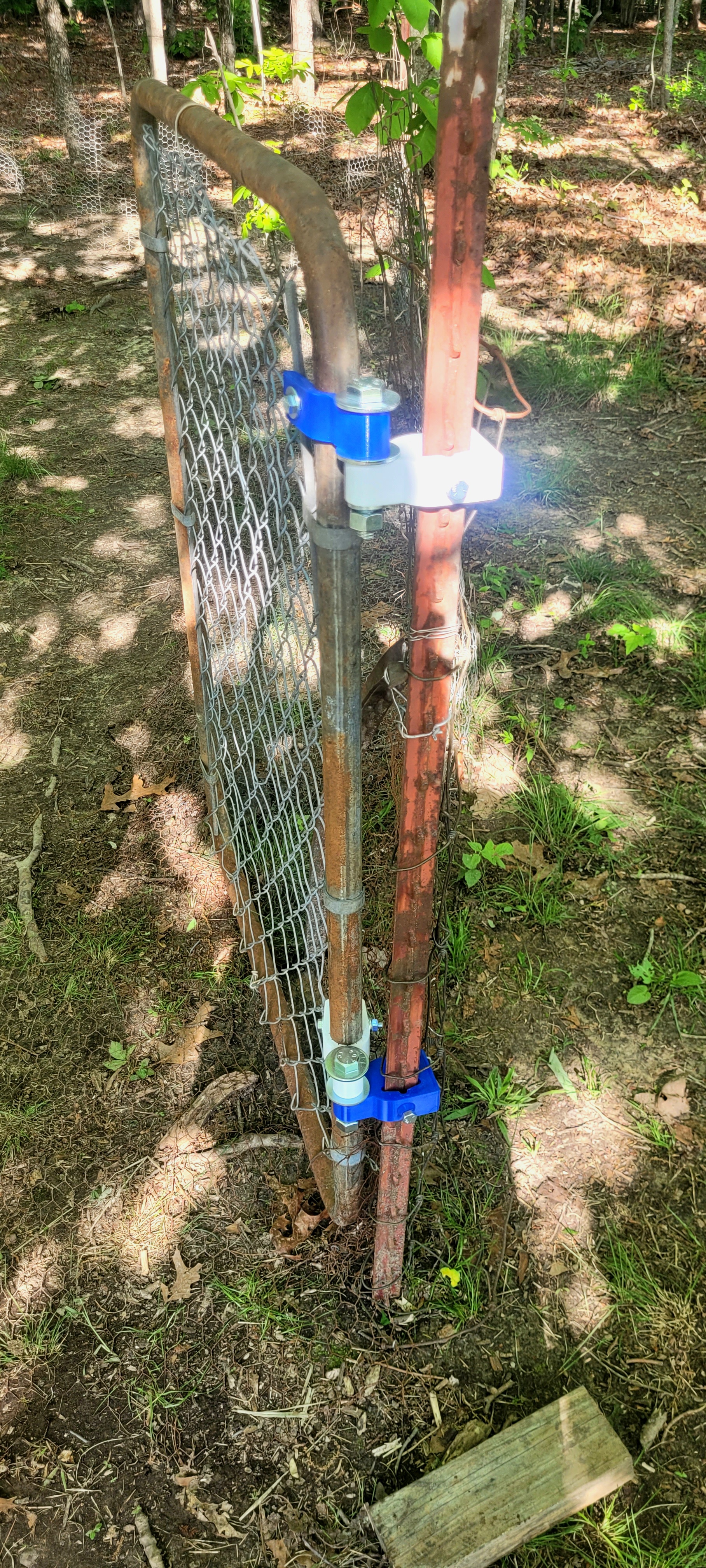 Fencing hinge. T-Post to Chainlink 3D model