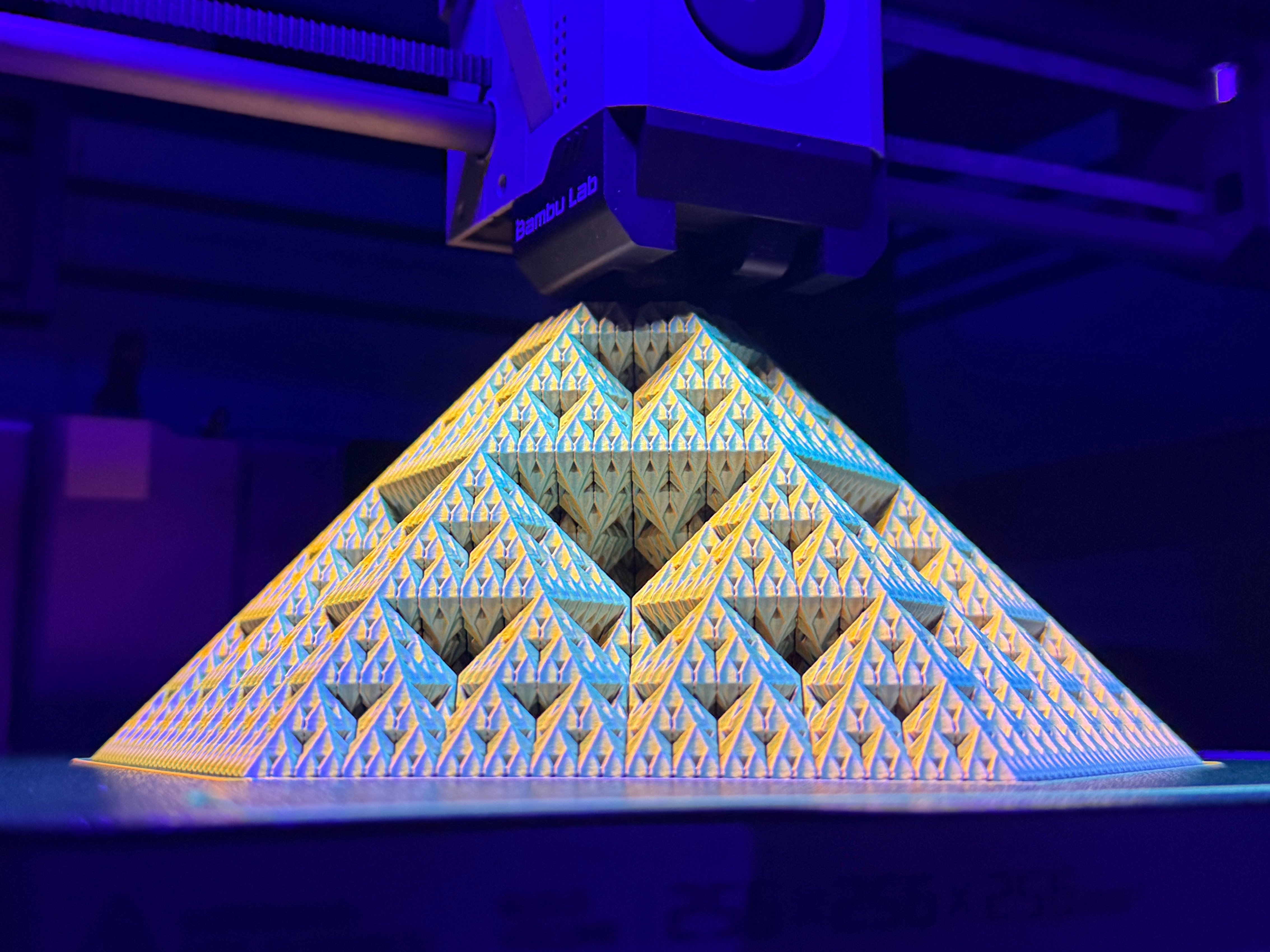 Sierpiński Snowflake Fractal Pyramid - Level 5 (Vase Mode)