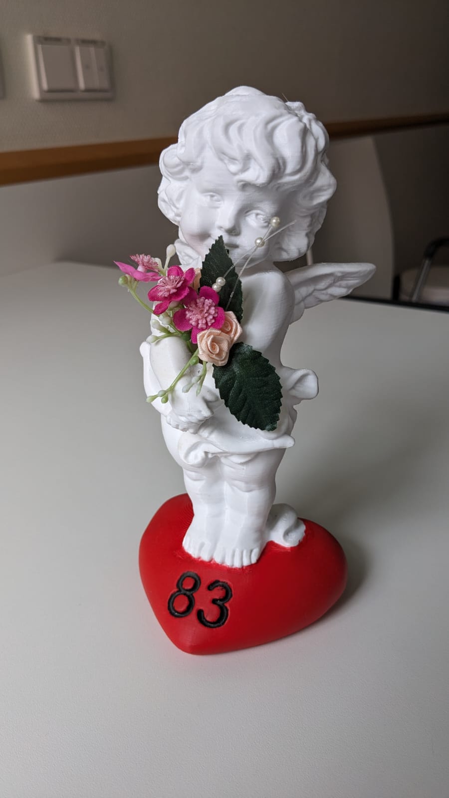 Angel with watertank for flower(s) (no 83)