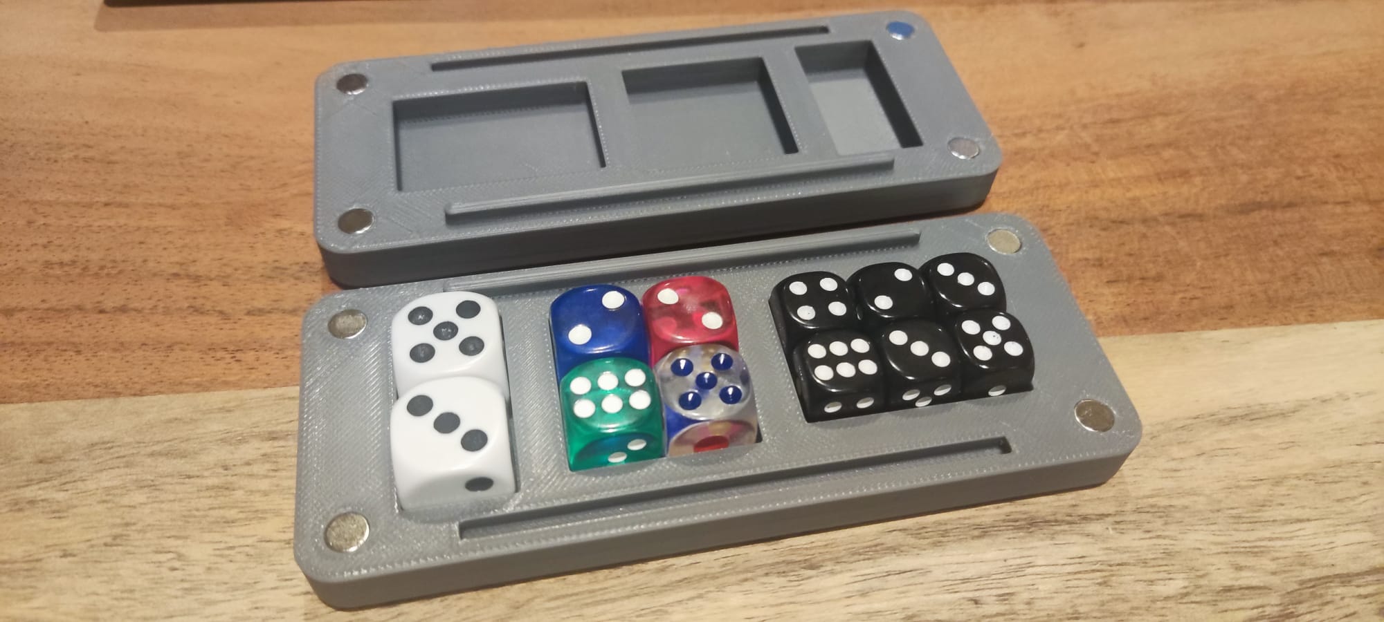 Multi Dice box travel case