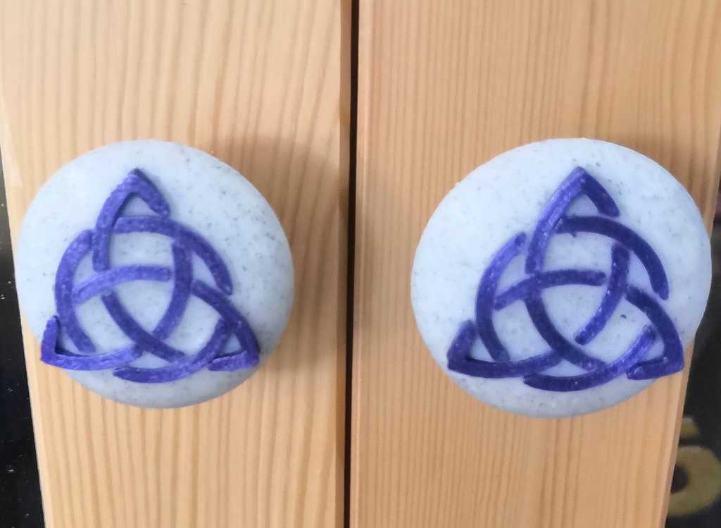 Multicolor Triquetra Drawer knob to use with M4 bolt