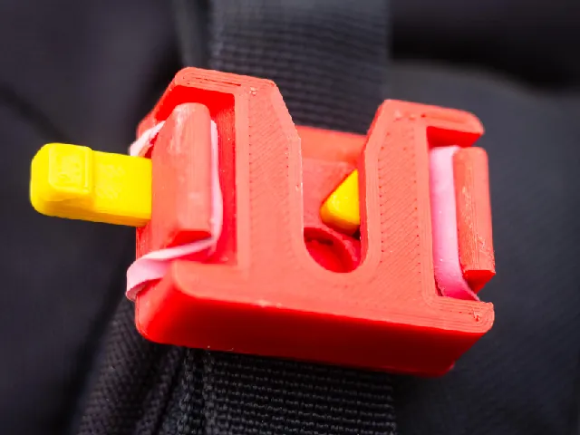 The best fdm LENS CAP HOLDER known to humankind (until a better one would appear)