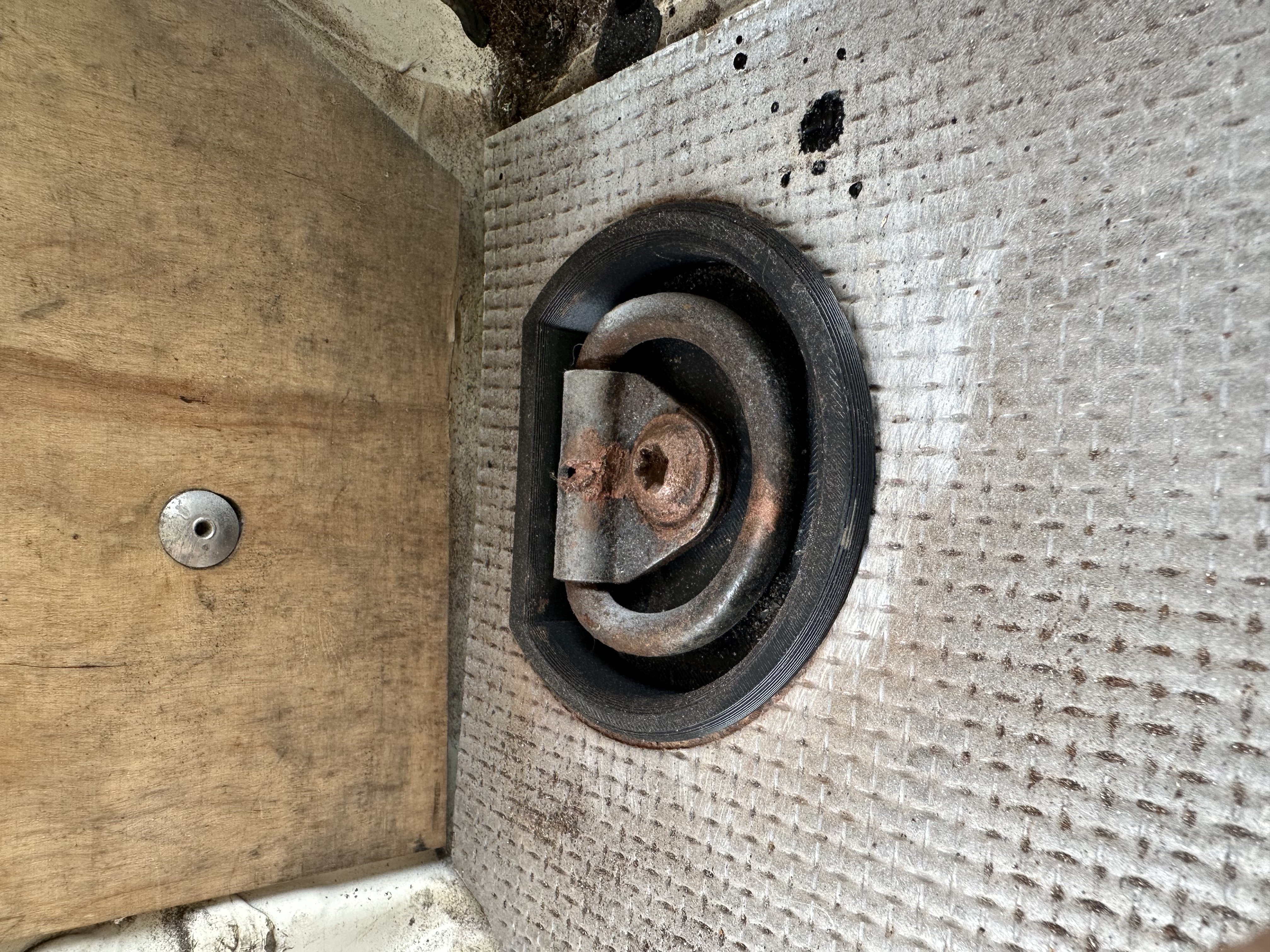 Mercedes Sprinter W906 eyelet recess