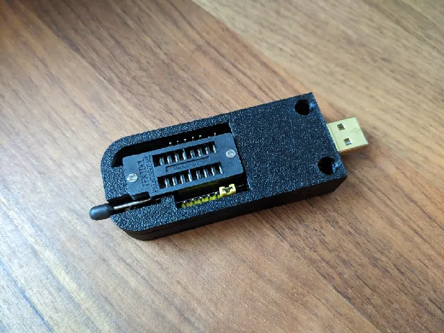 CH341 Enclosure Top Cover with Trimmed Programmer Connector Clips
