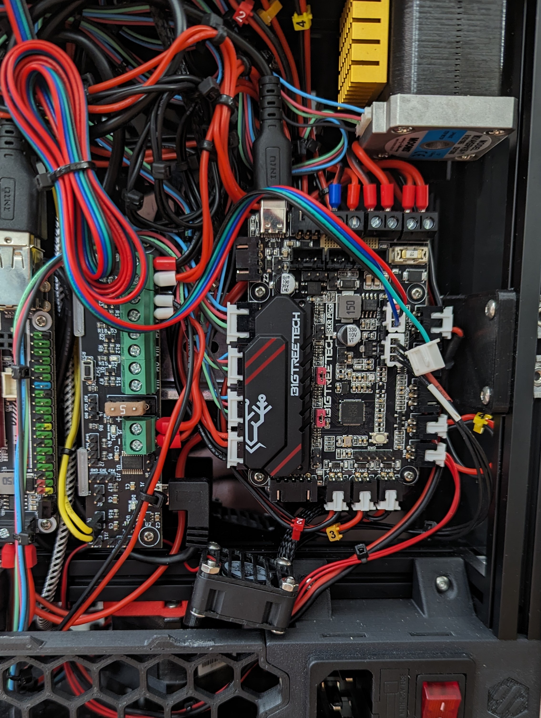 Electronics Bay Example Secondary Fan Mounts for Voron v0 Electronics Bay by ane109 | Download ...