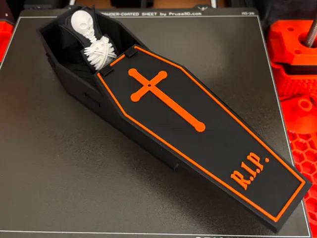 Nosferatu's Coffin - slide the lid and the vampire sits up