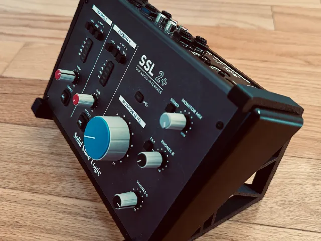 SSL 2+ 45 Degree Stand