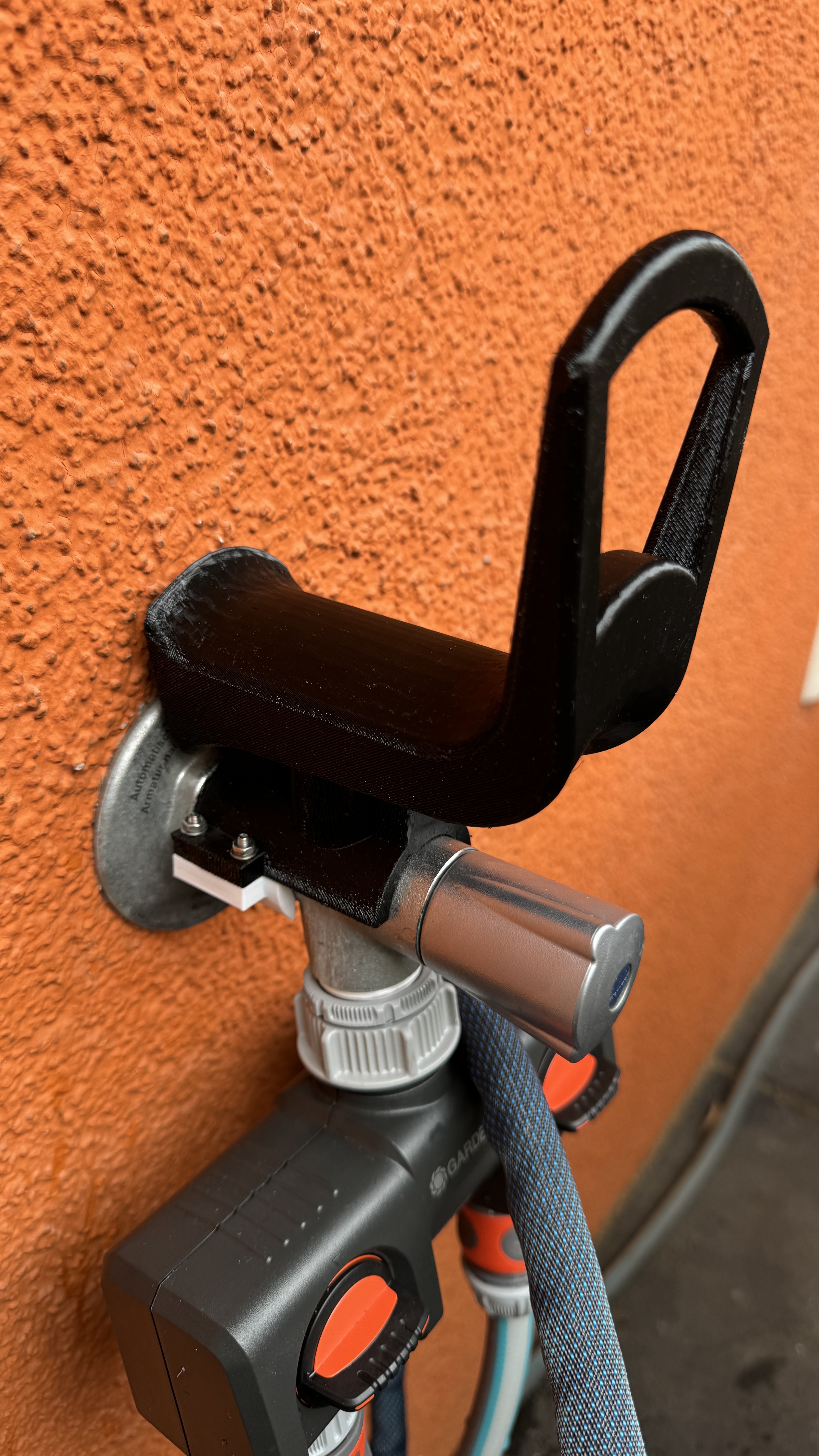 Garden Hose Holder (faucet mount - Kemper) 3D model thumbnail
