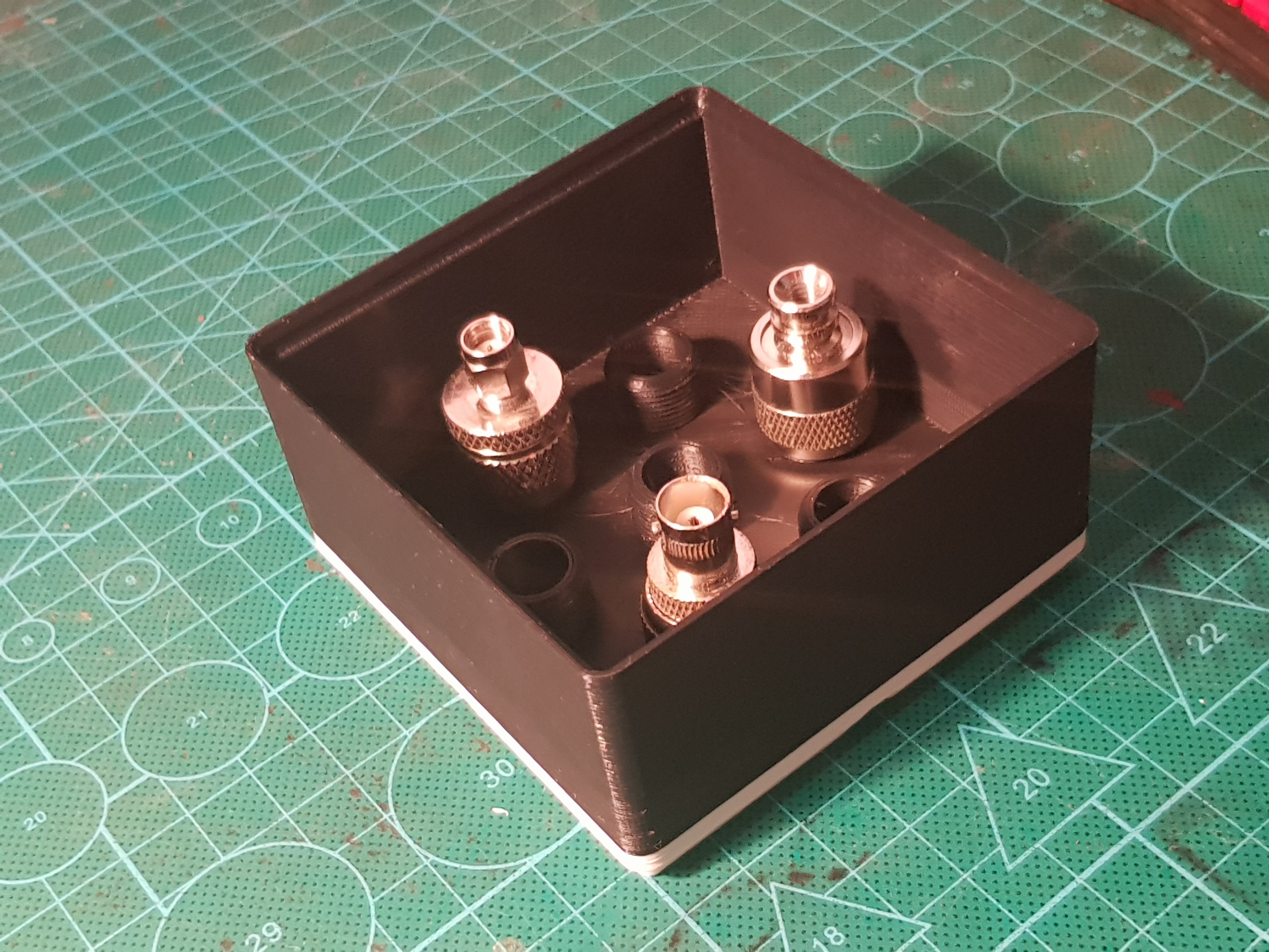 UHF male PL259 CB jack gridfinity bin, threaded + unthreaded
