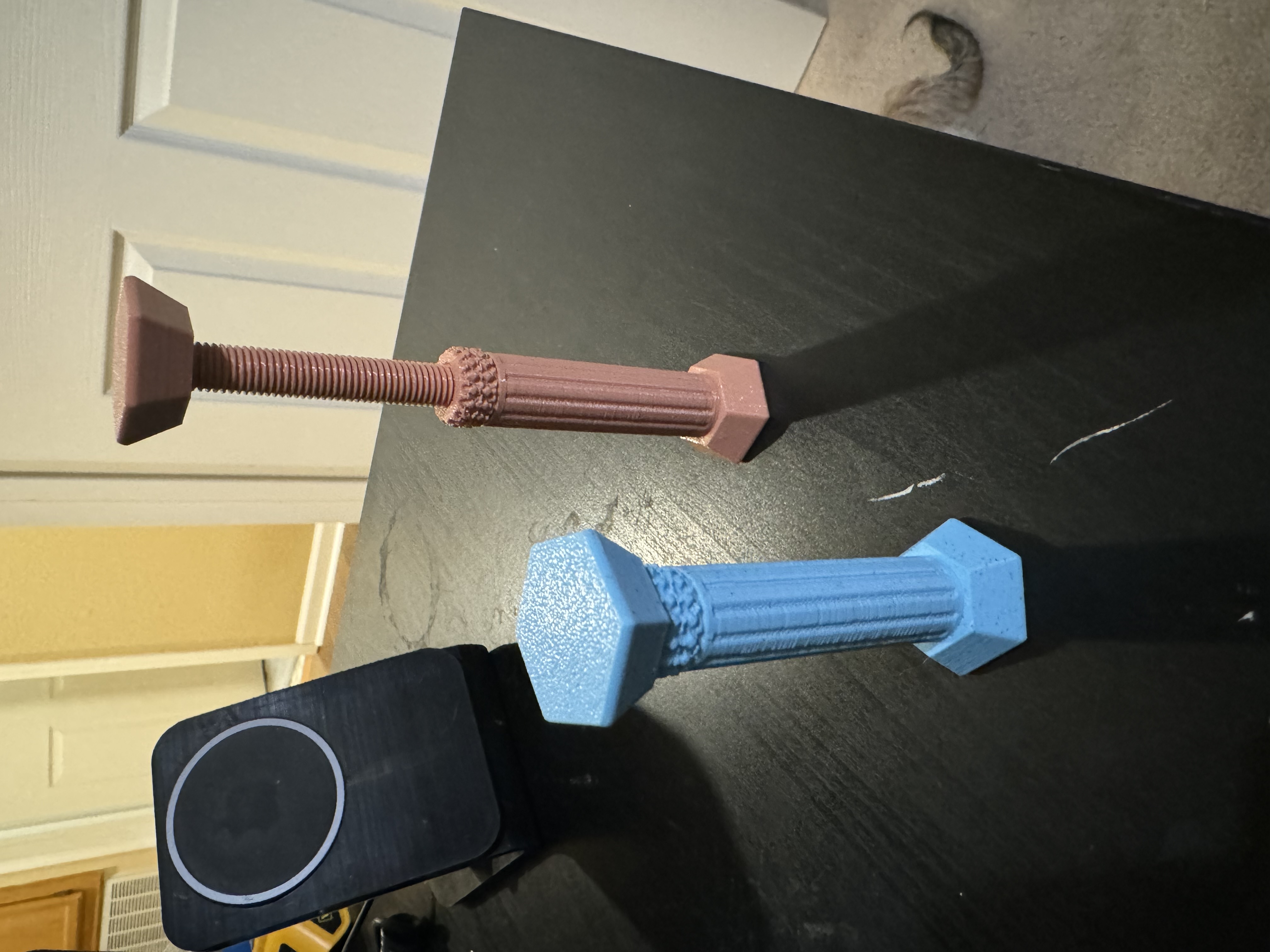 Adjustable GPU Support Column