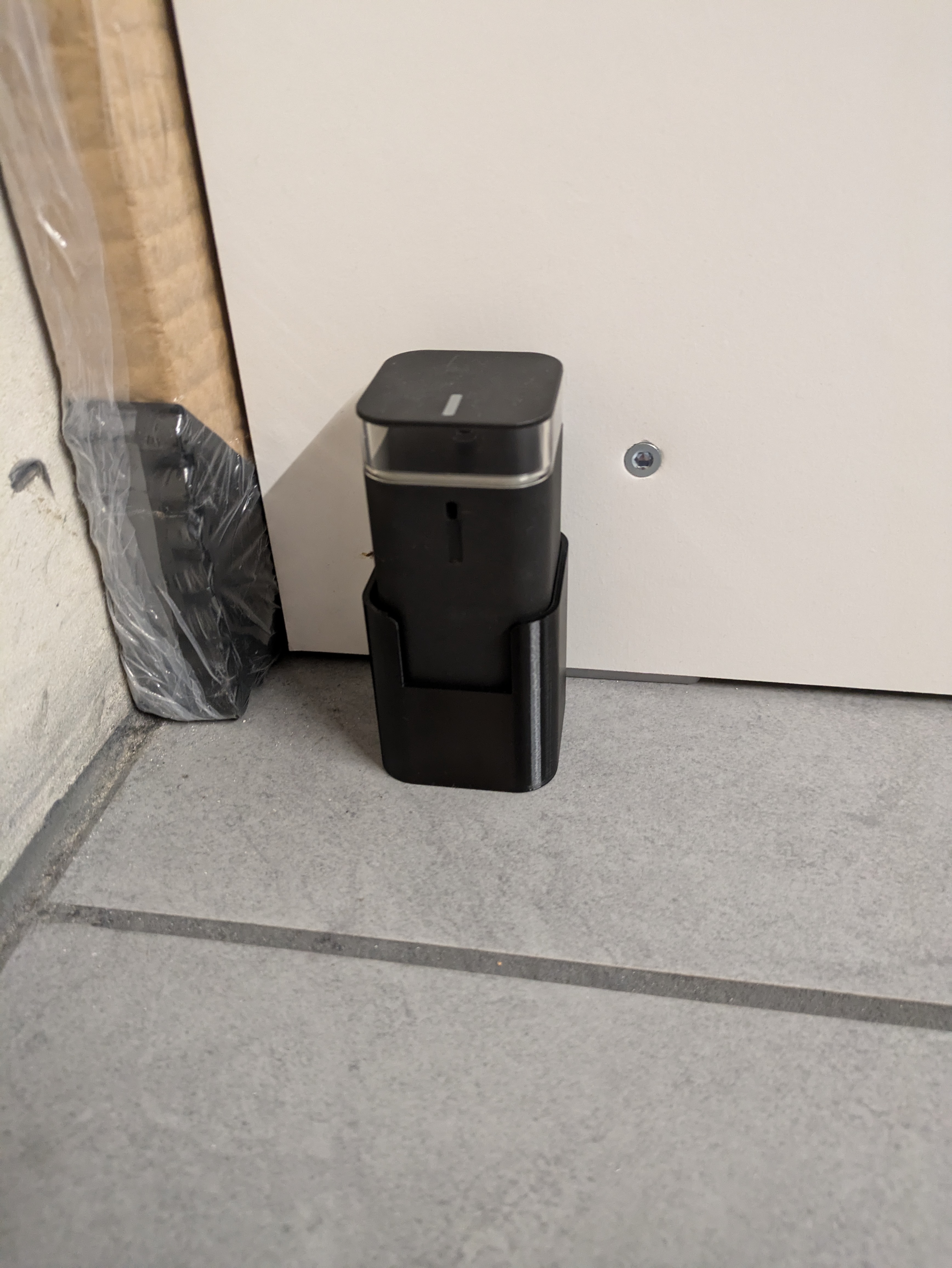 Flat Roomba Virtual Wall Holder