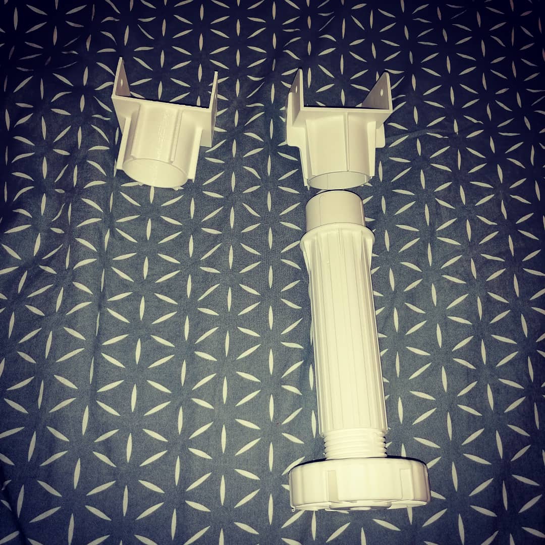 Center bed leg