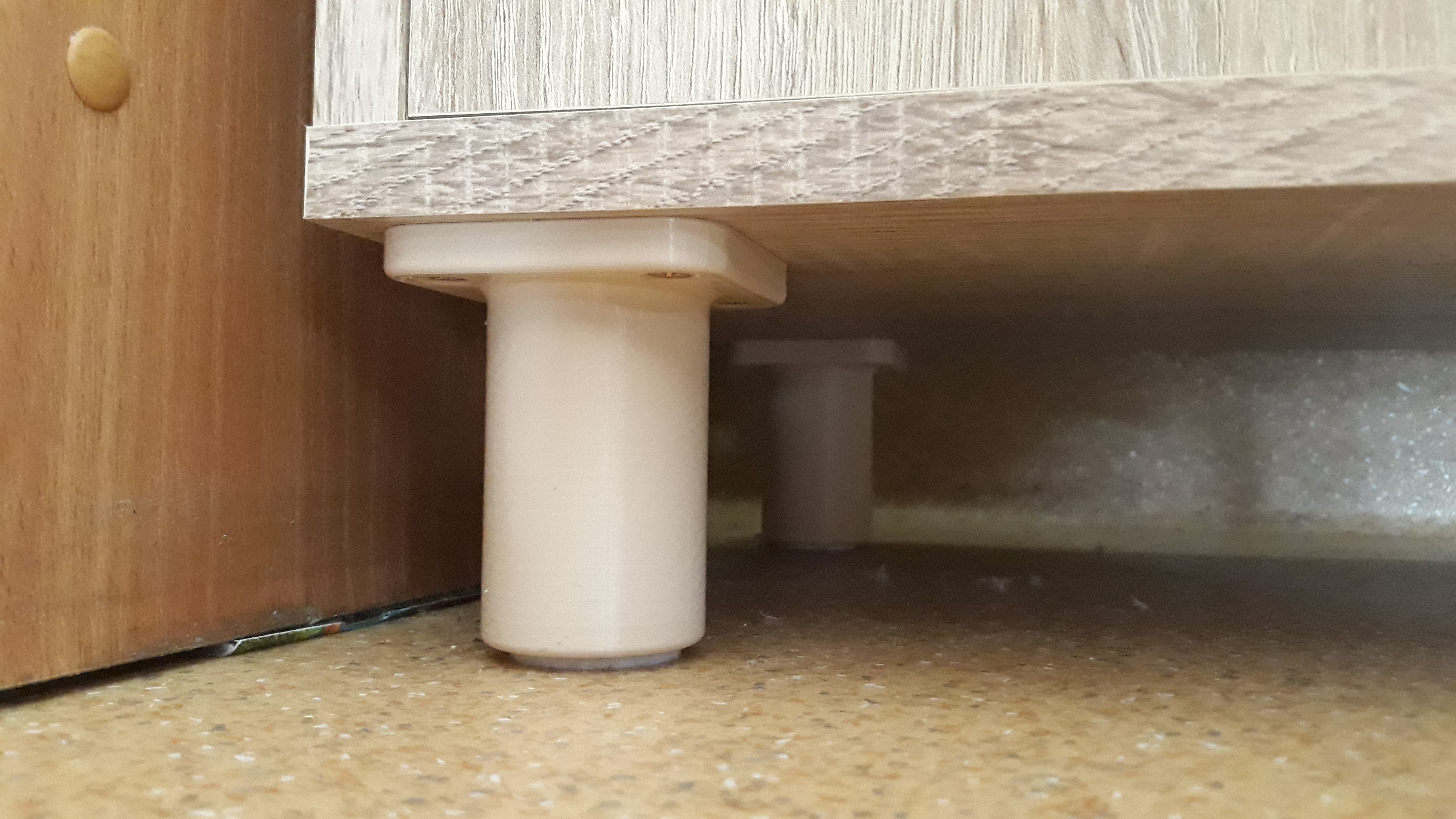 Furniture leg
